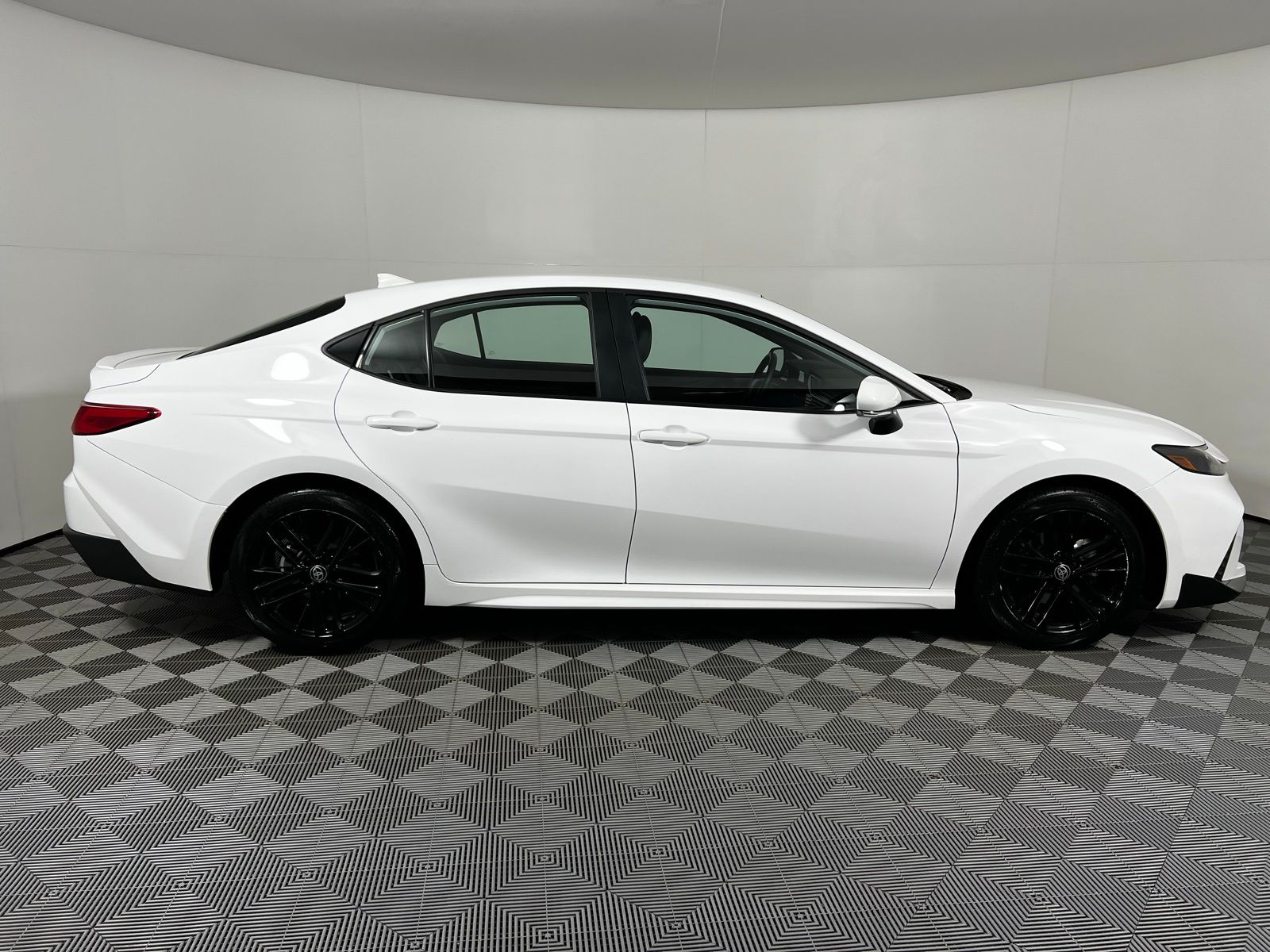 Thumbnail: 2025 Toyota Camry - 4