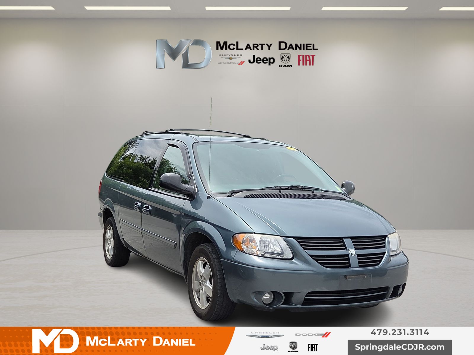 Modern Blue Pearlcoat 2007 Dodge Grand Caravan Minivan Front-Wheel Drive 4-Speed Automatic
