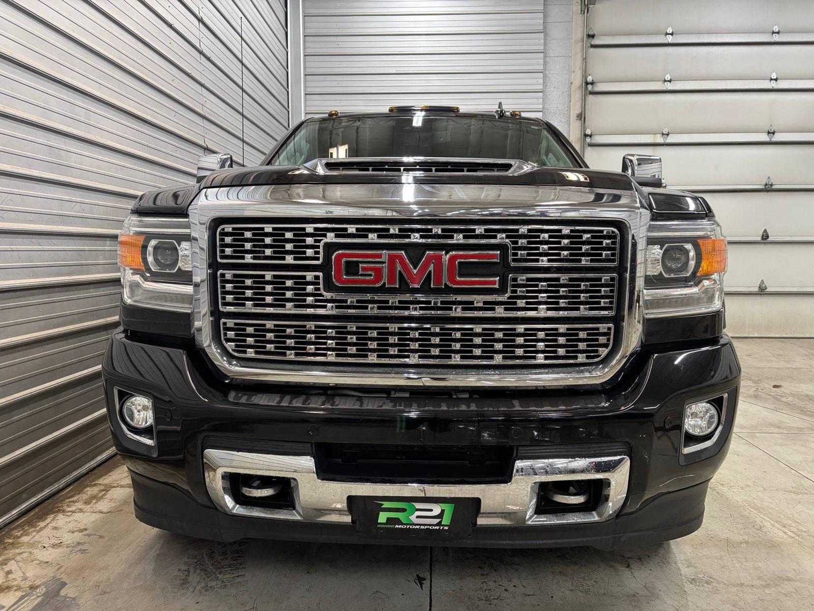 2018 GMC Sierra 3500 Denali HD Denali - Photo 2