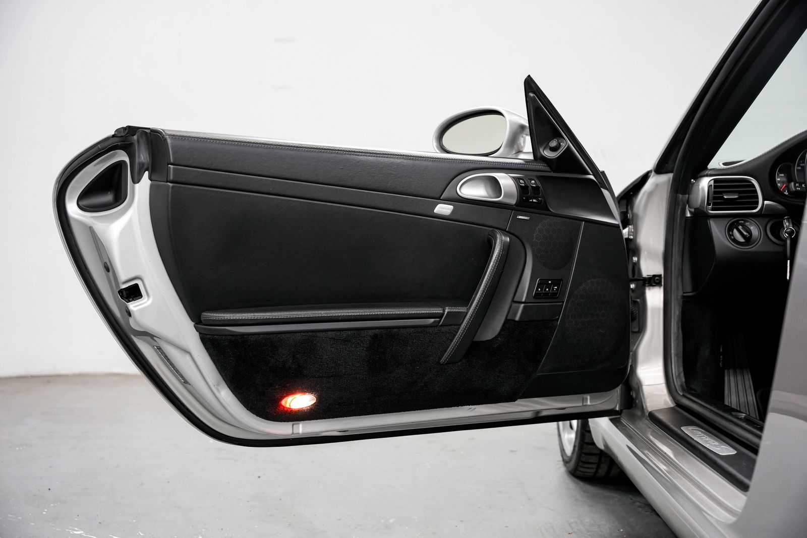 2005 Porsche 911 Carrera S — photo 23