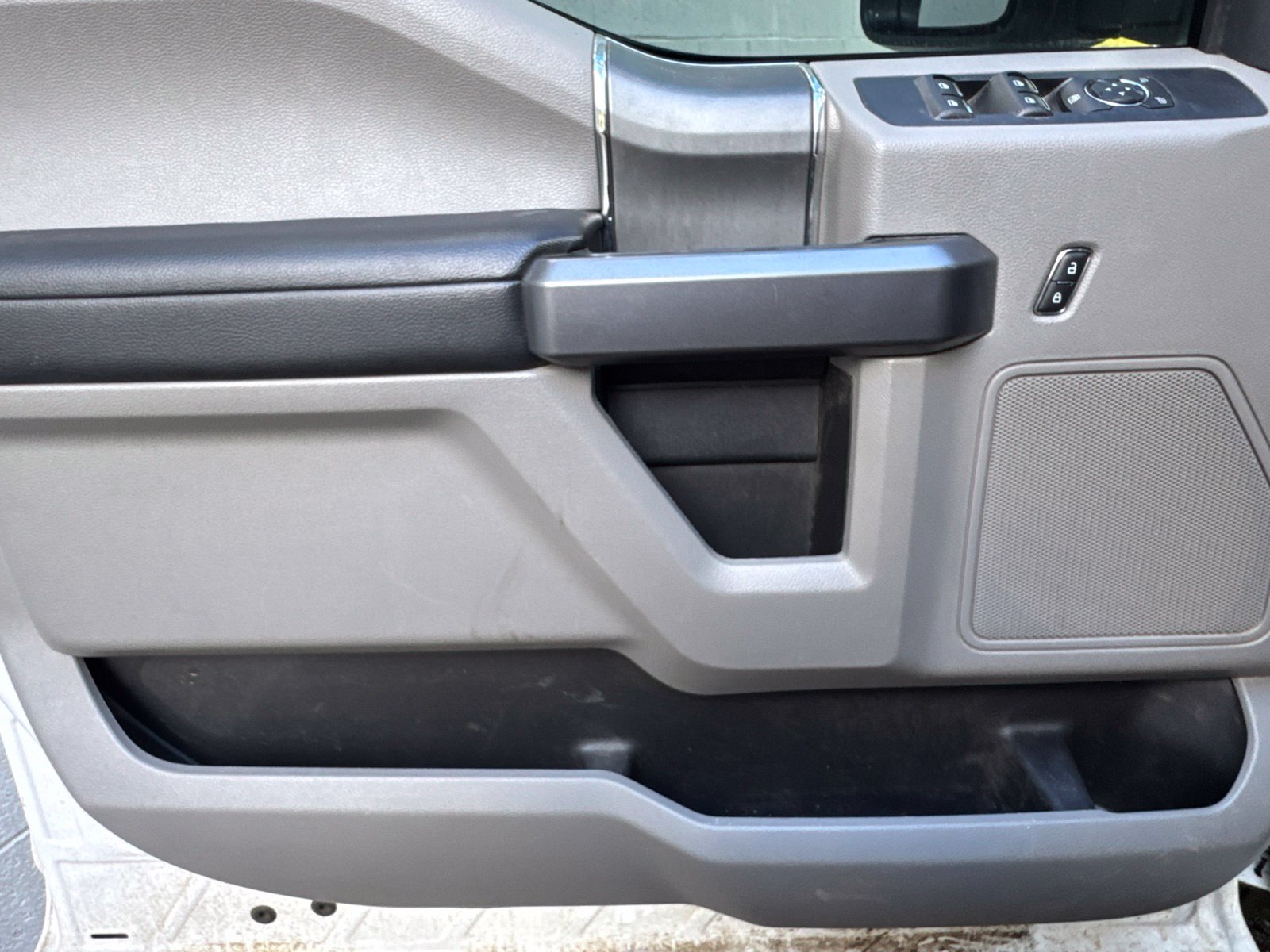 Certified Used 2022 Oxford White Ford XLT image 22