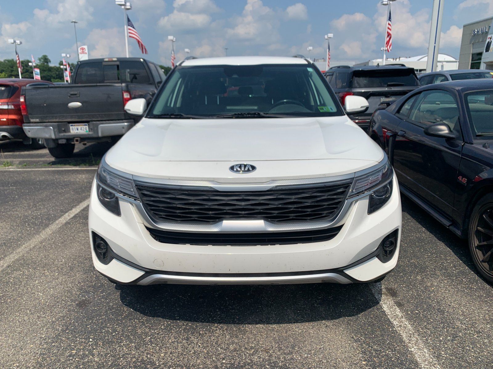 Used 2021 White Kia S image 7