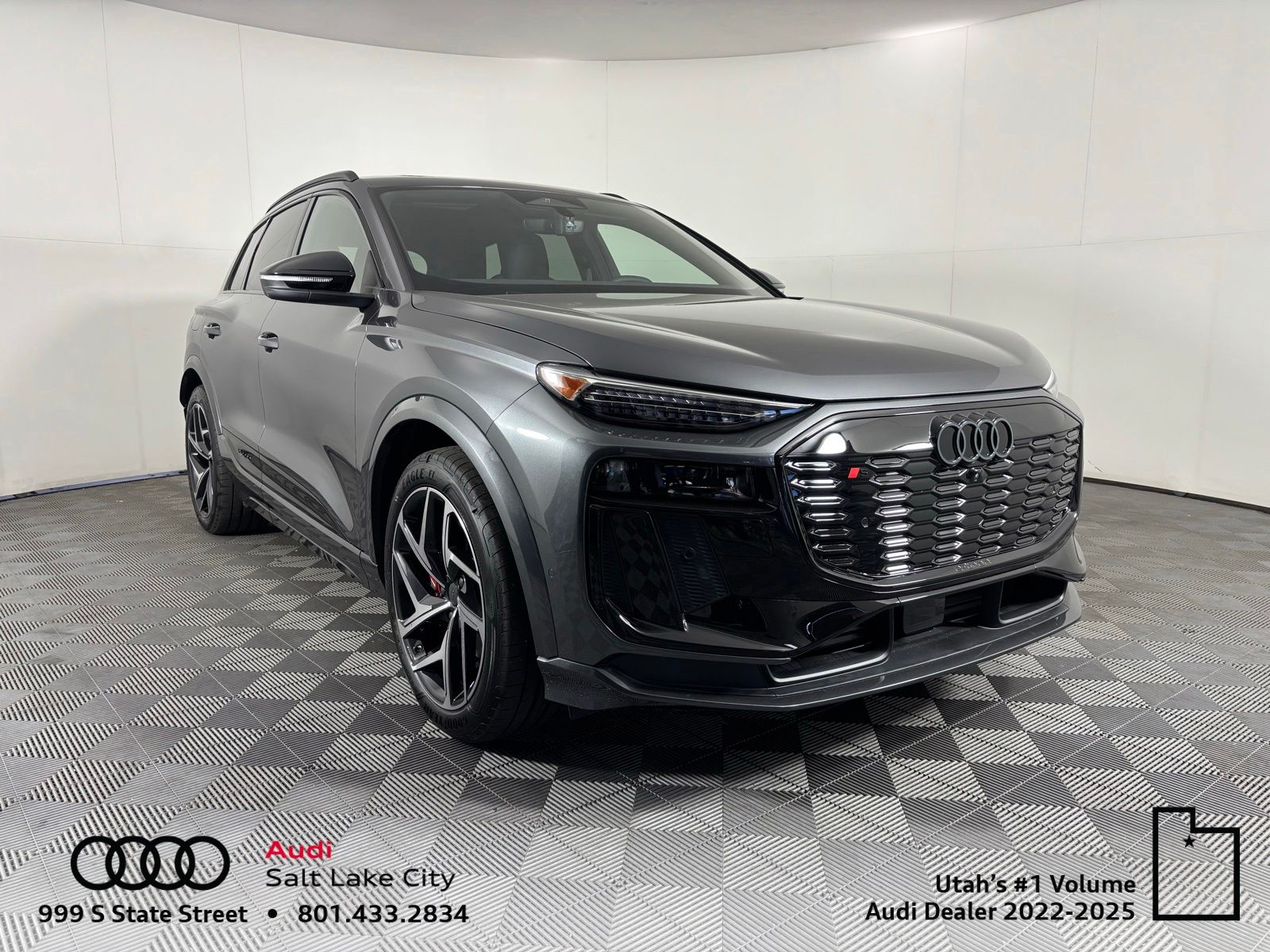 Daytona Gray Pearl Effect 2027 Audi SQ6 e-tron All-Wheel Drive 1-Speed Automatic