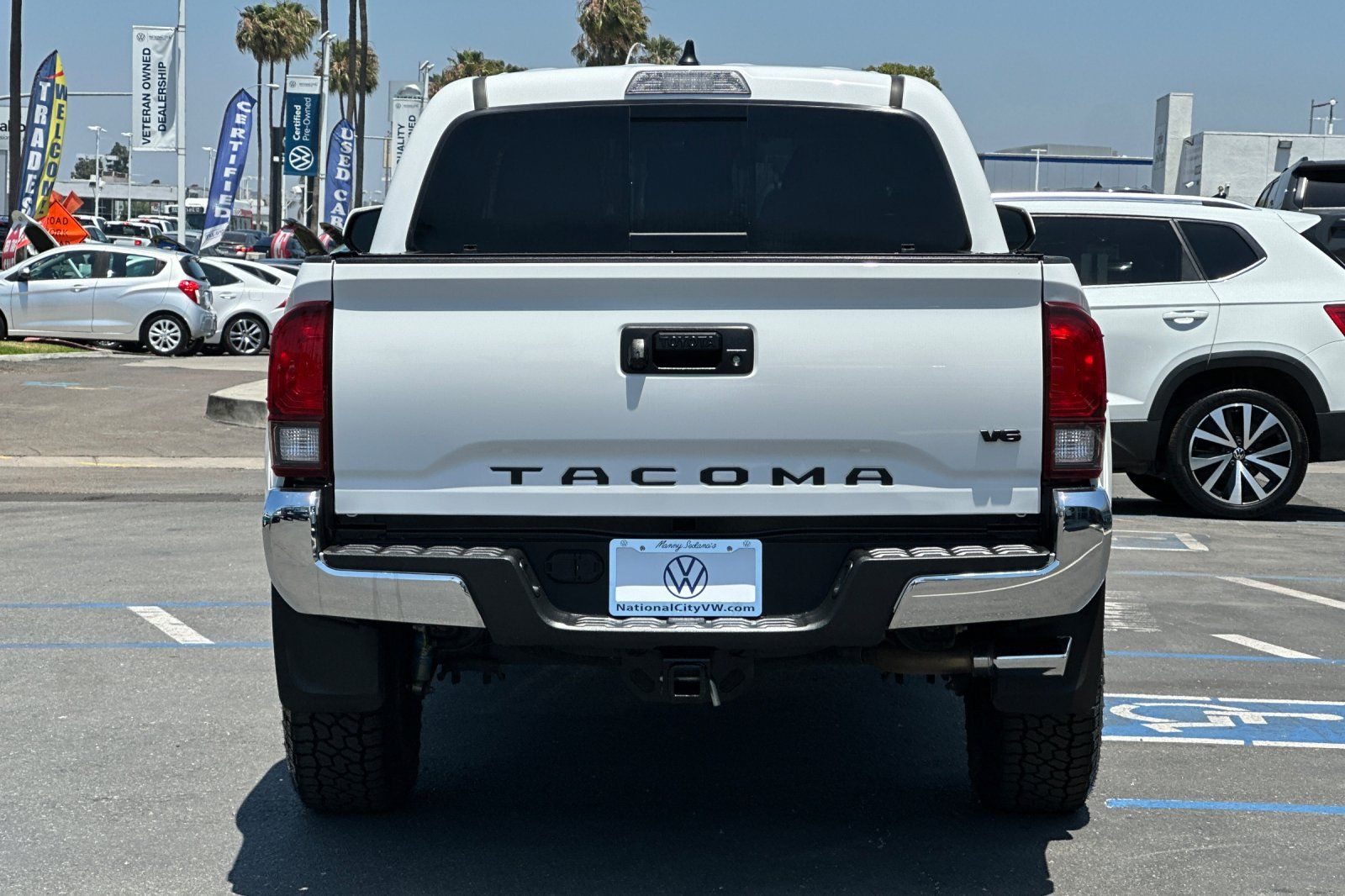 View vehicle photo 5