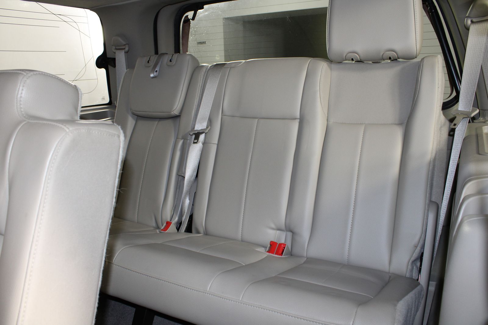 Used 2014 Black Ford Limited image 29