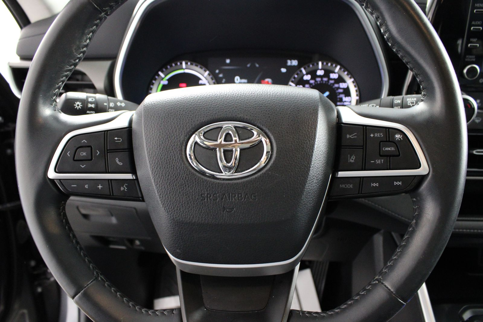 Used 2022 Gray Toyota XLE image 18