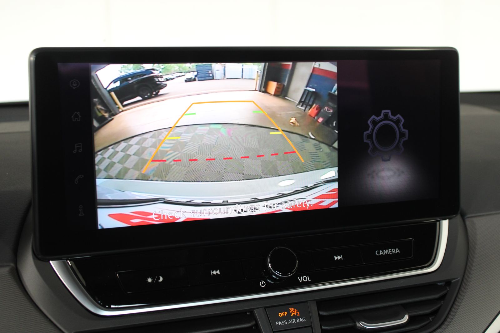Used 2026 White Nissan 2.5 SR image 17