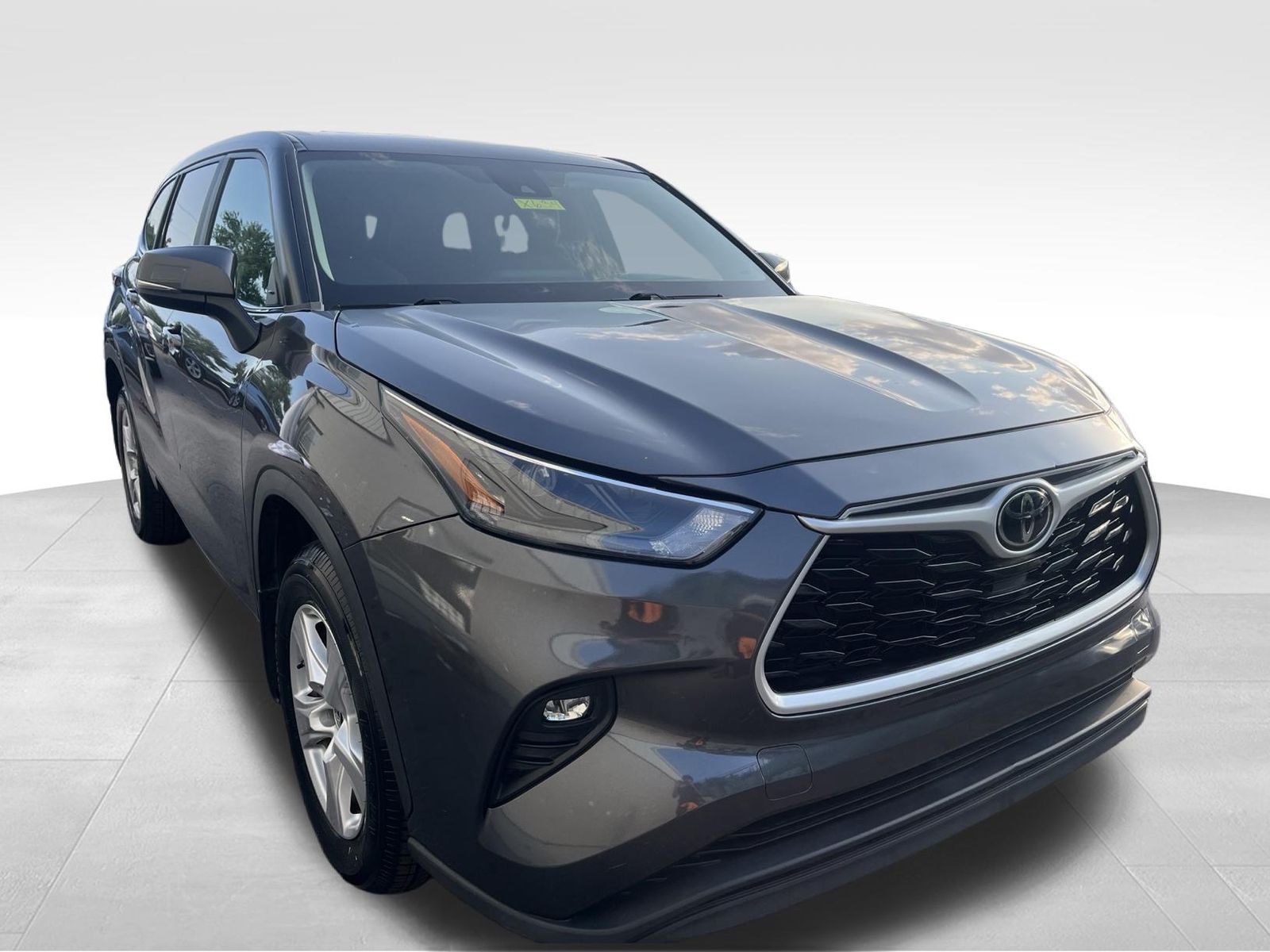 Used Car 2023 Toyota Highlander  Le For Sale Under $30,000 In Austin, Texas