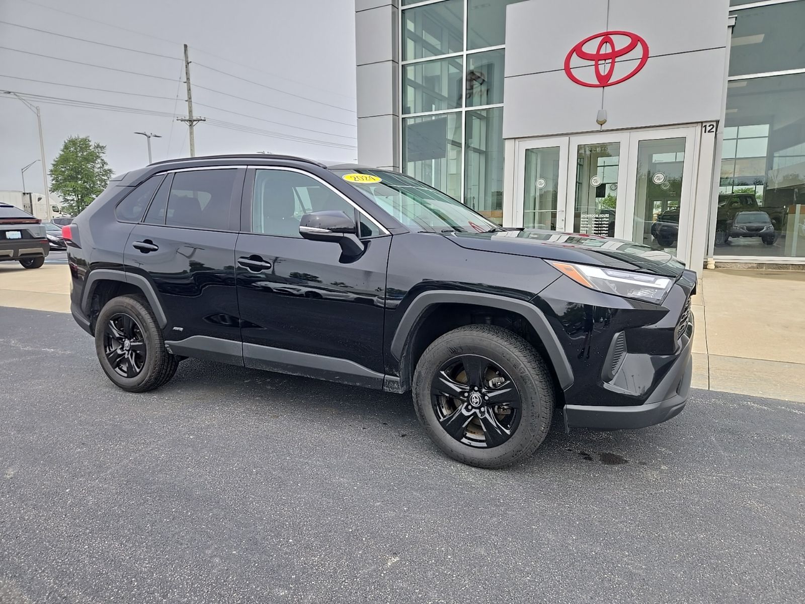 2024 Toyota RAV4 Hybrid XLE