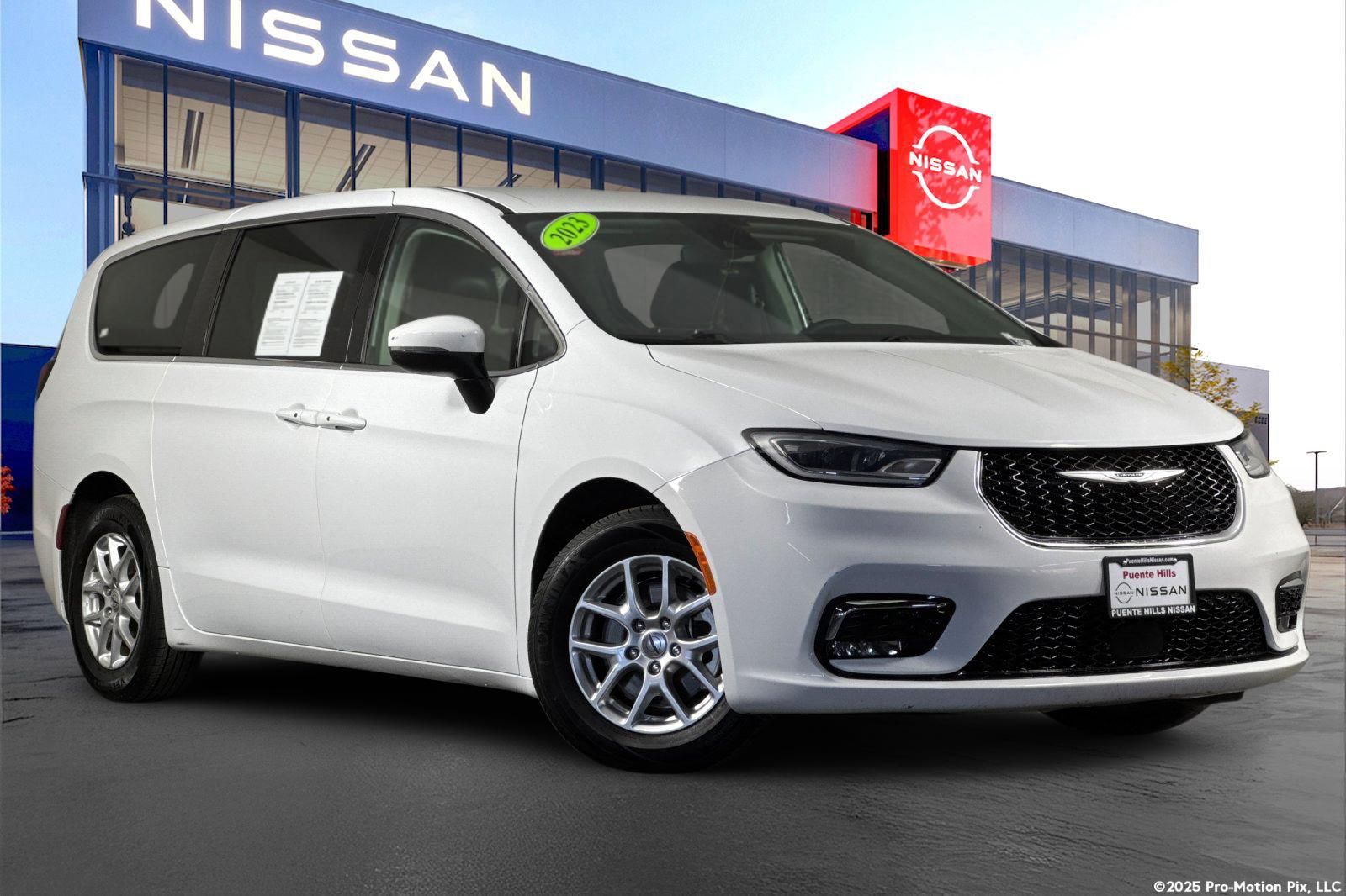 2023 Chrysler Pacifica Touring L