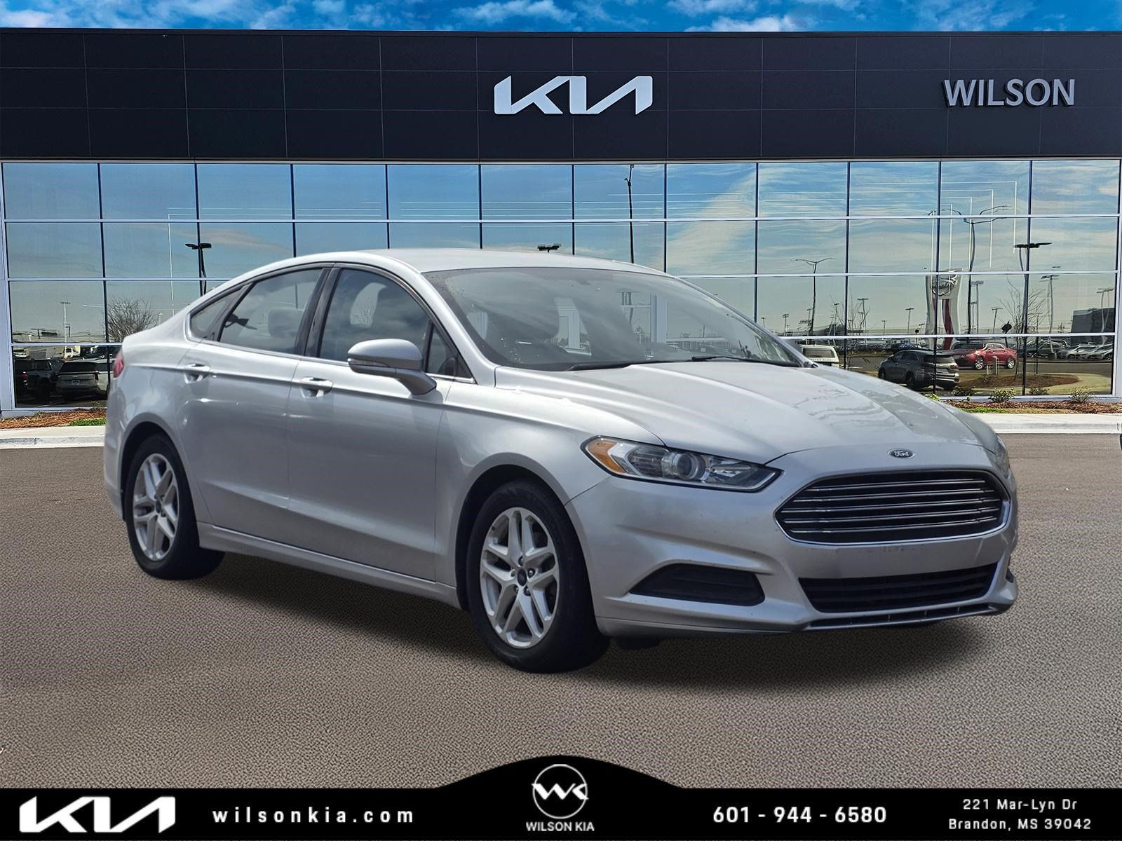  2016 Ford Fusion SE   