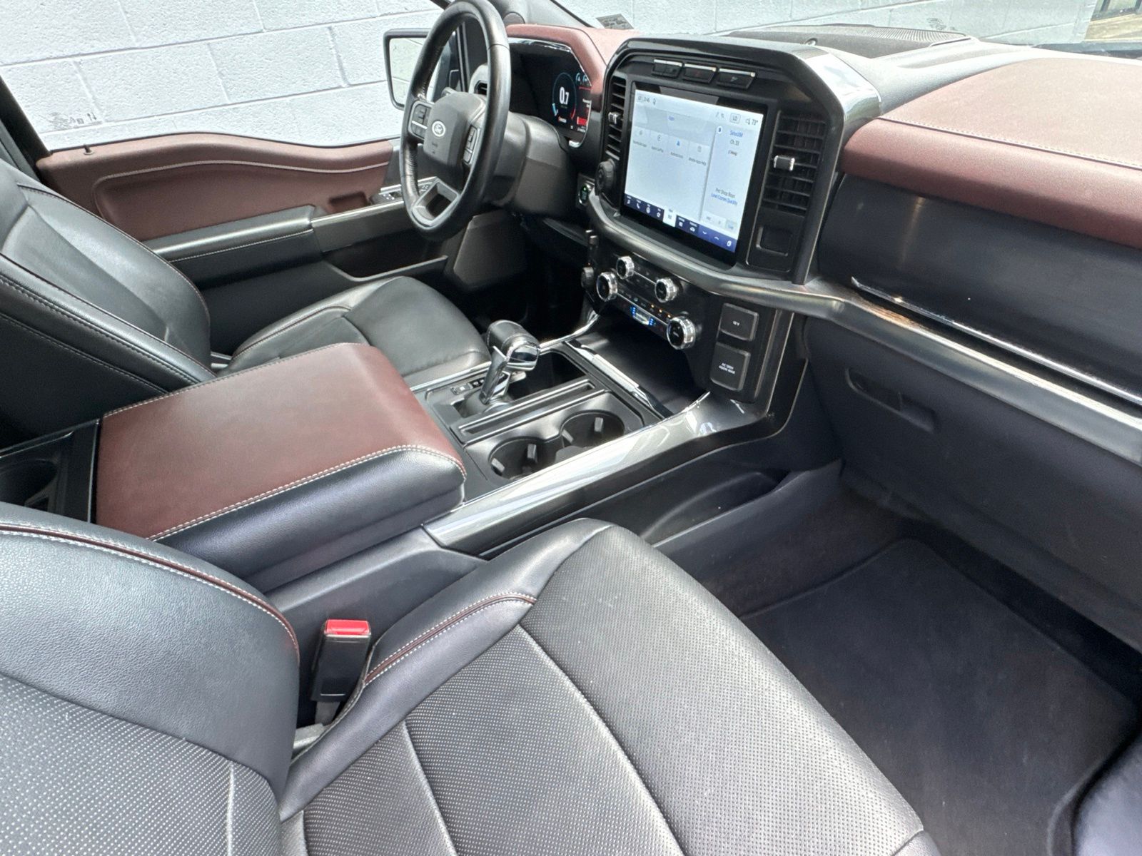 Certified Used 2022 Agate Black Metallic Ford Lariat image 34