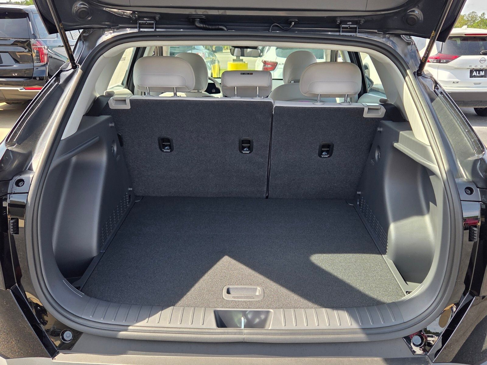 New 2026 Black HYUNDAI SE image 11