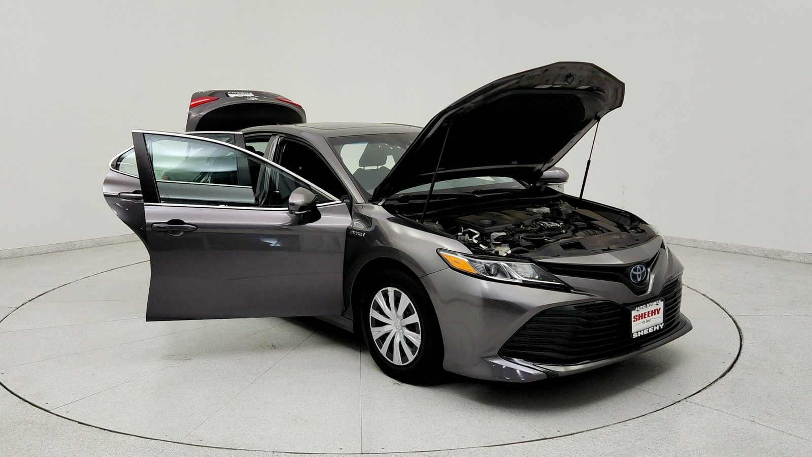 Used 2020 Gray Toyota LE image 11