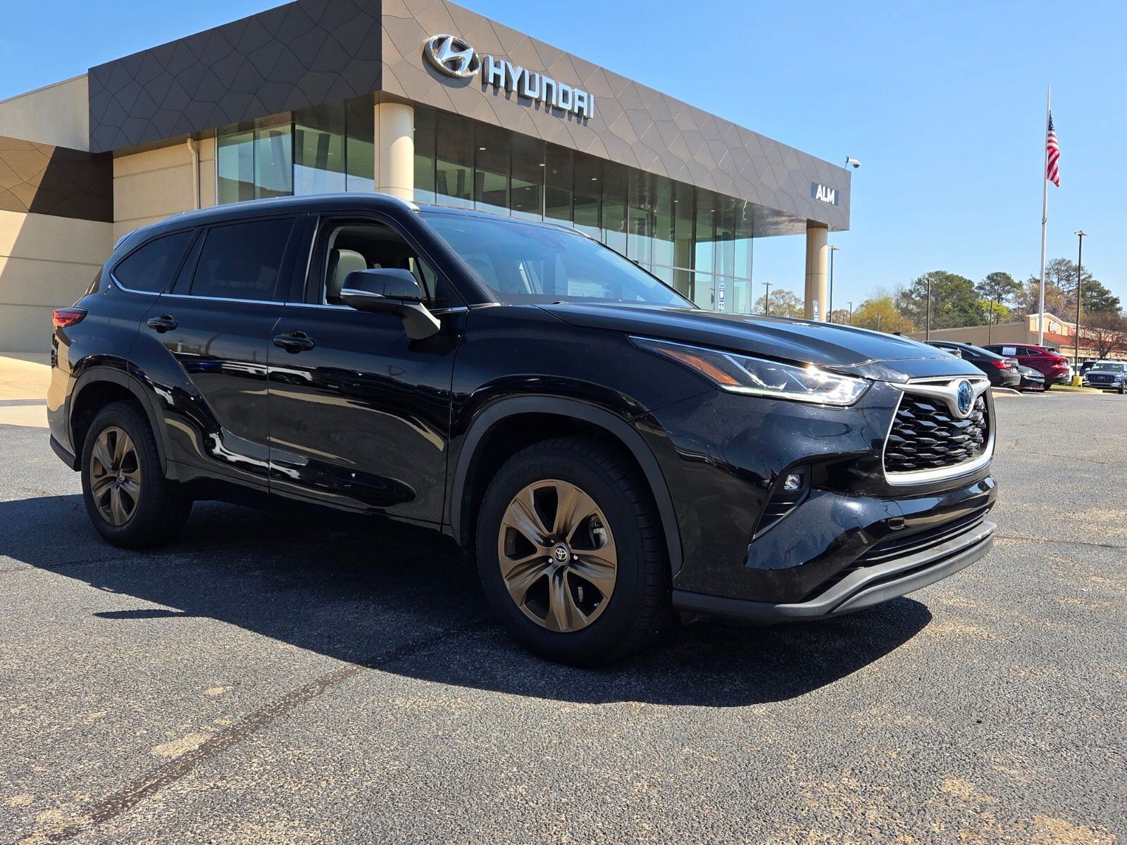 2022 Toyota Highlander Hybrid Bronze Edition FWD