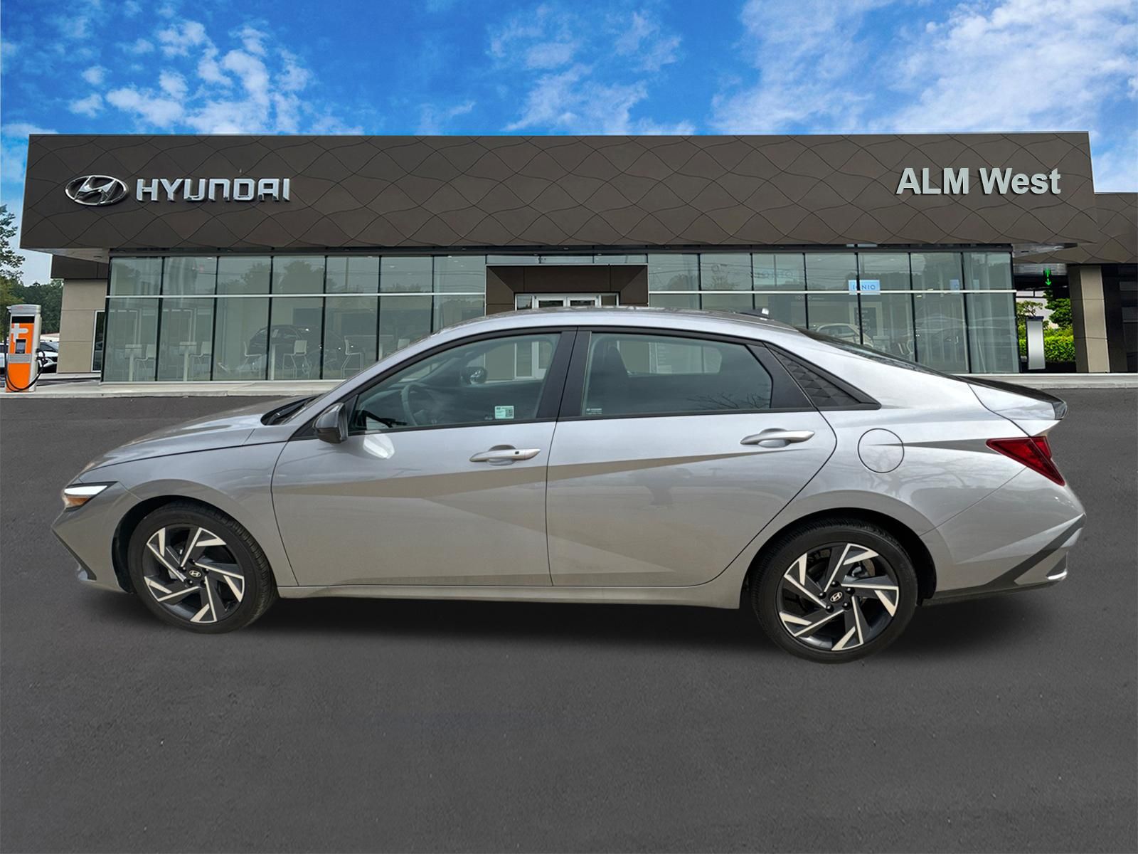 Certified Used 2025 Fluid Metal Hyundai SEL Sport image 8