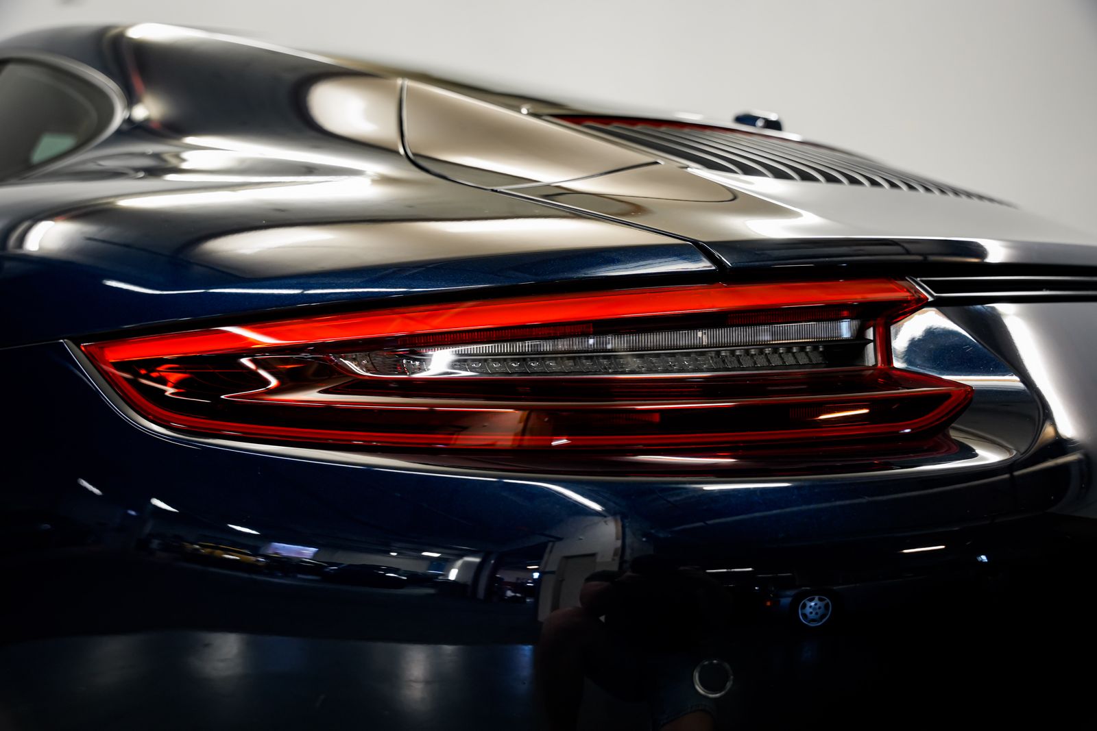 2018 Porsche 911 Carrera GTS — photo 33