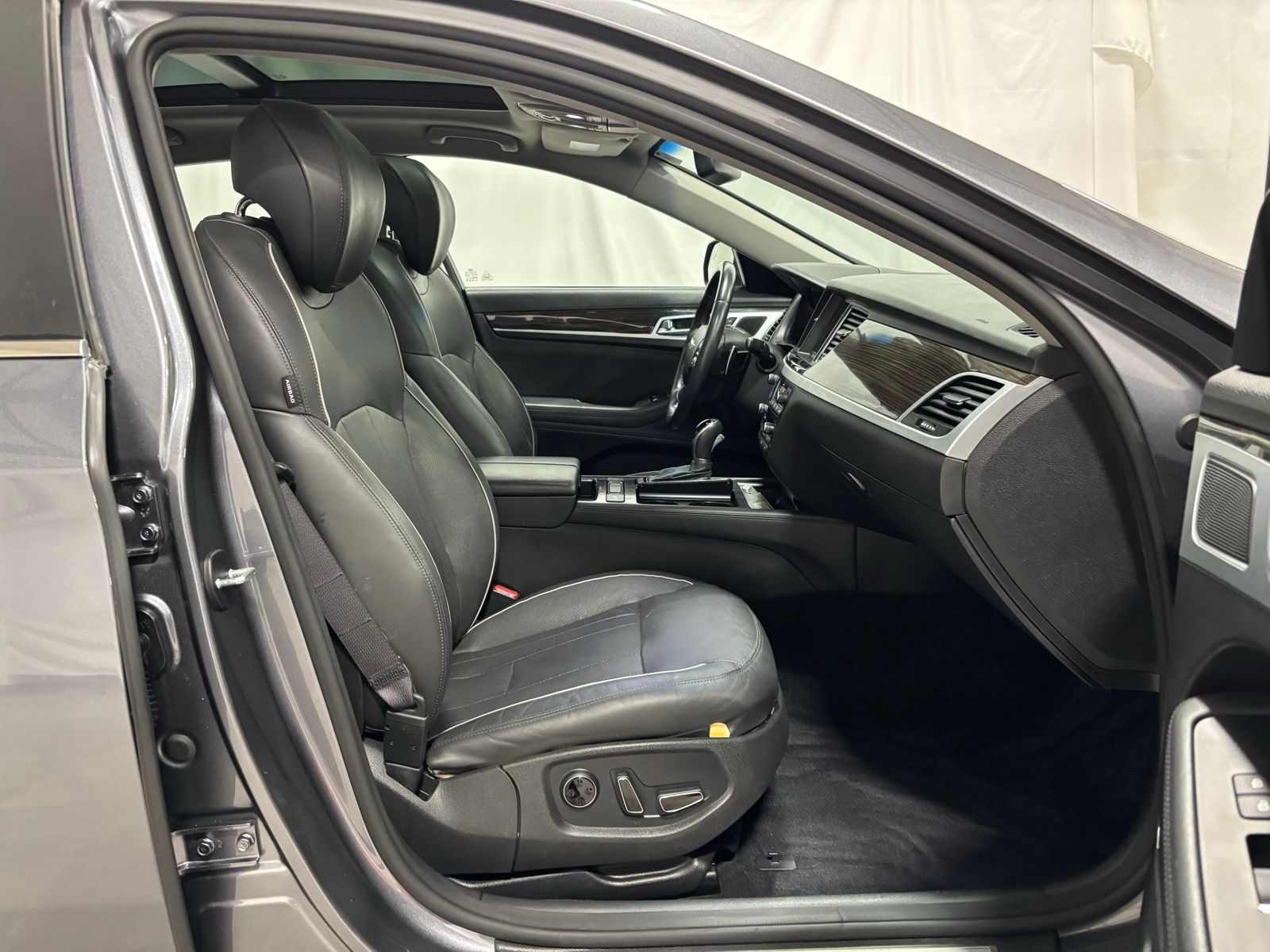 Used Car 2015 Hyundai Genesis  3.8 For Sale Under $15,000 In Austin, Texas