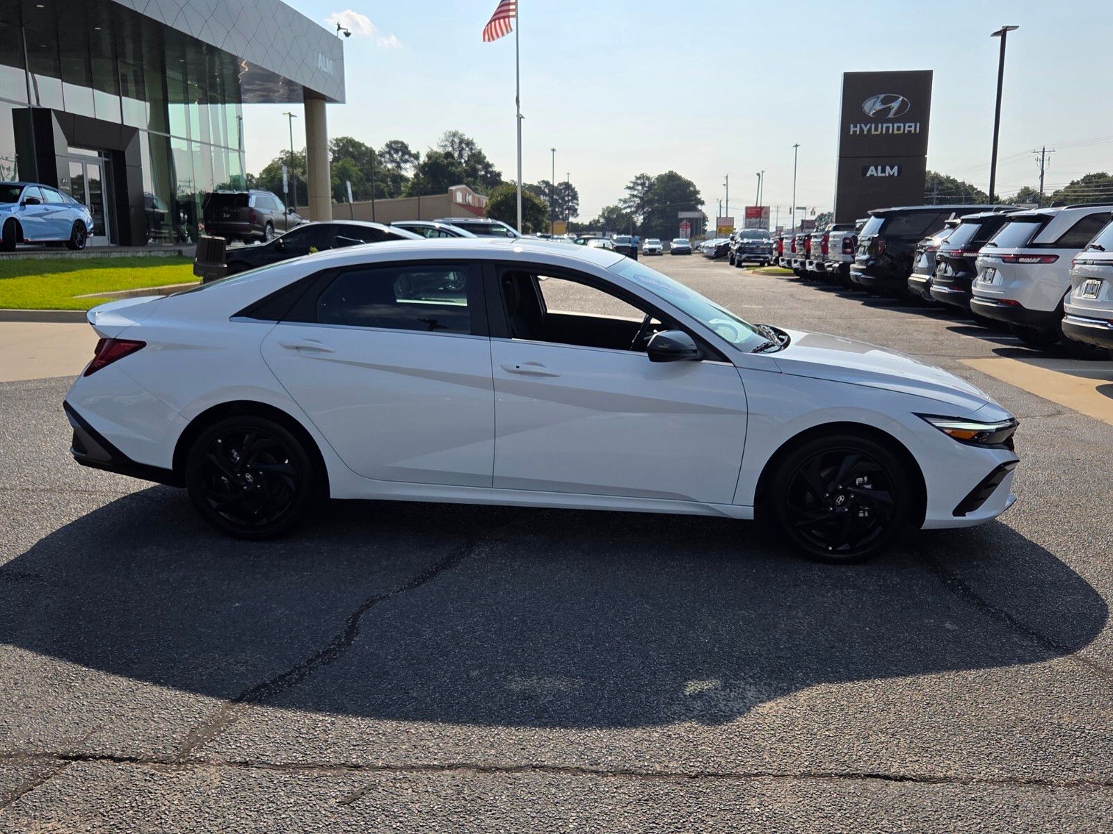Used 2026 White Hyundai SEL Sport image 13