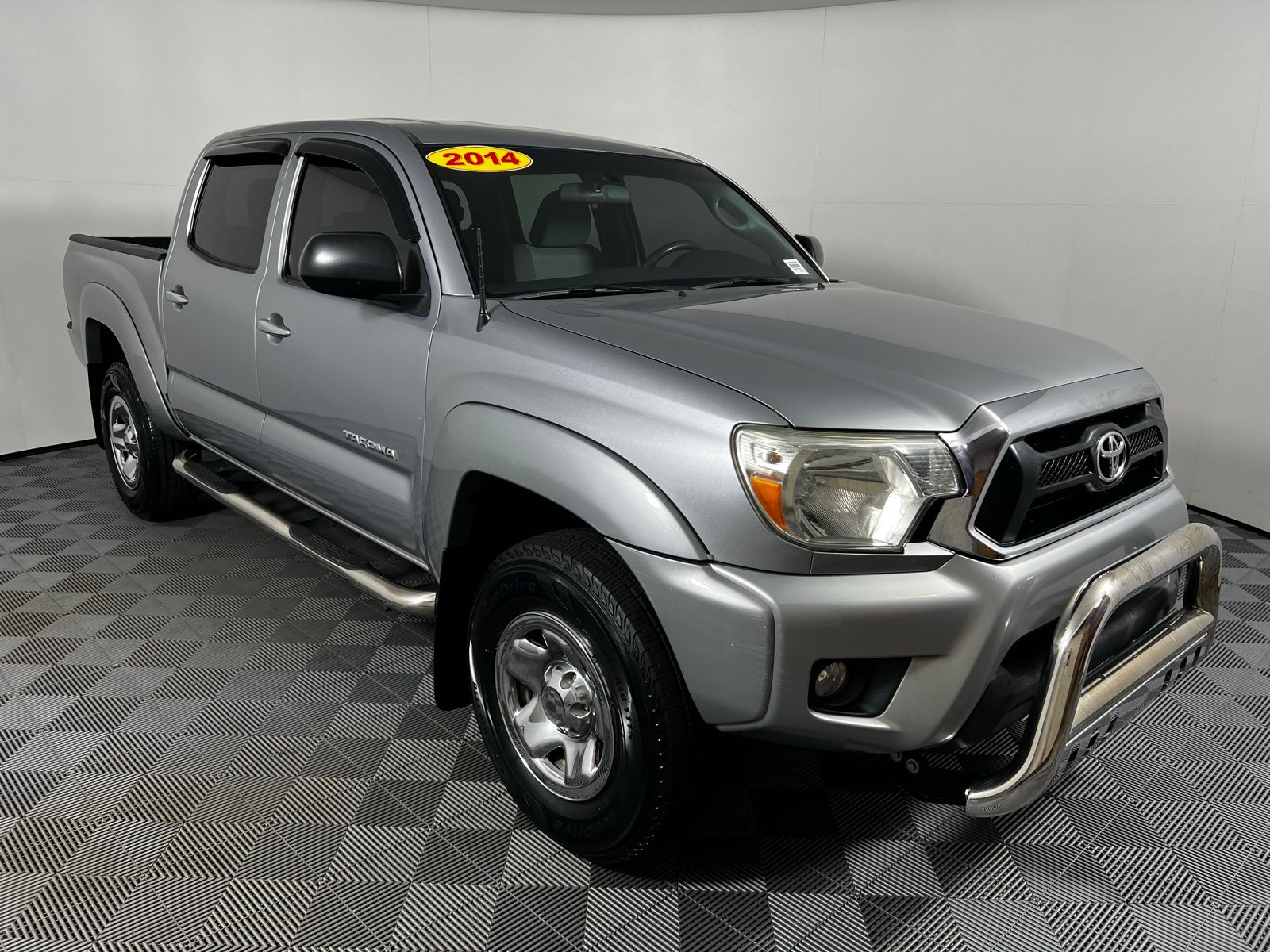 Thumbnail: 2014 Toyota Tacoma - 3