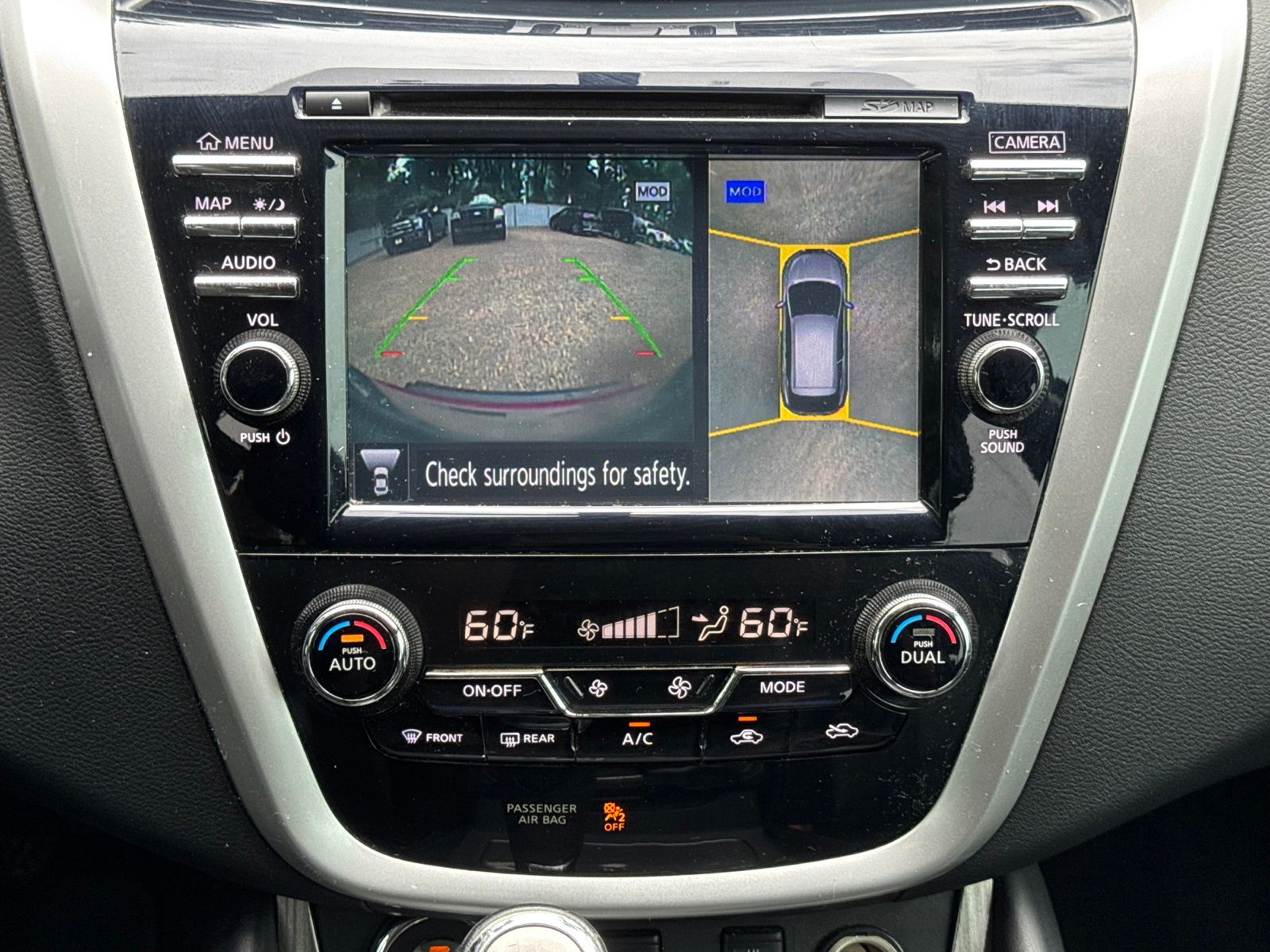 Used 2015 Cayenne Red Nissan SL image 21