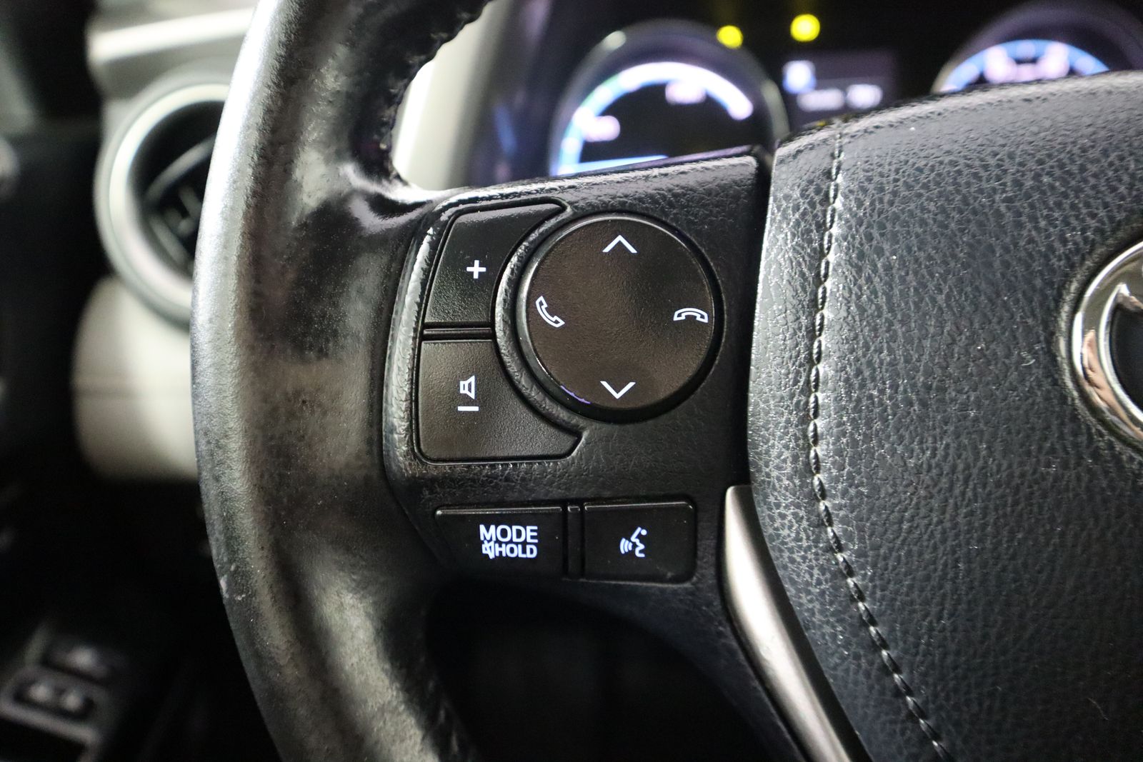 2017 Toyota RAV4 Hybrid Limited photo
