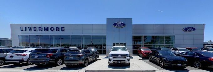 Used 2017 Gray Ford SE image 20
