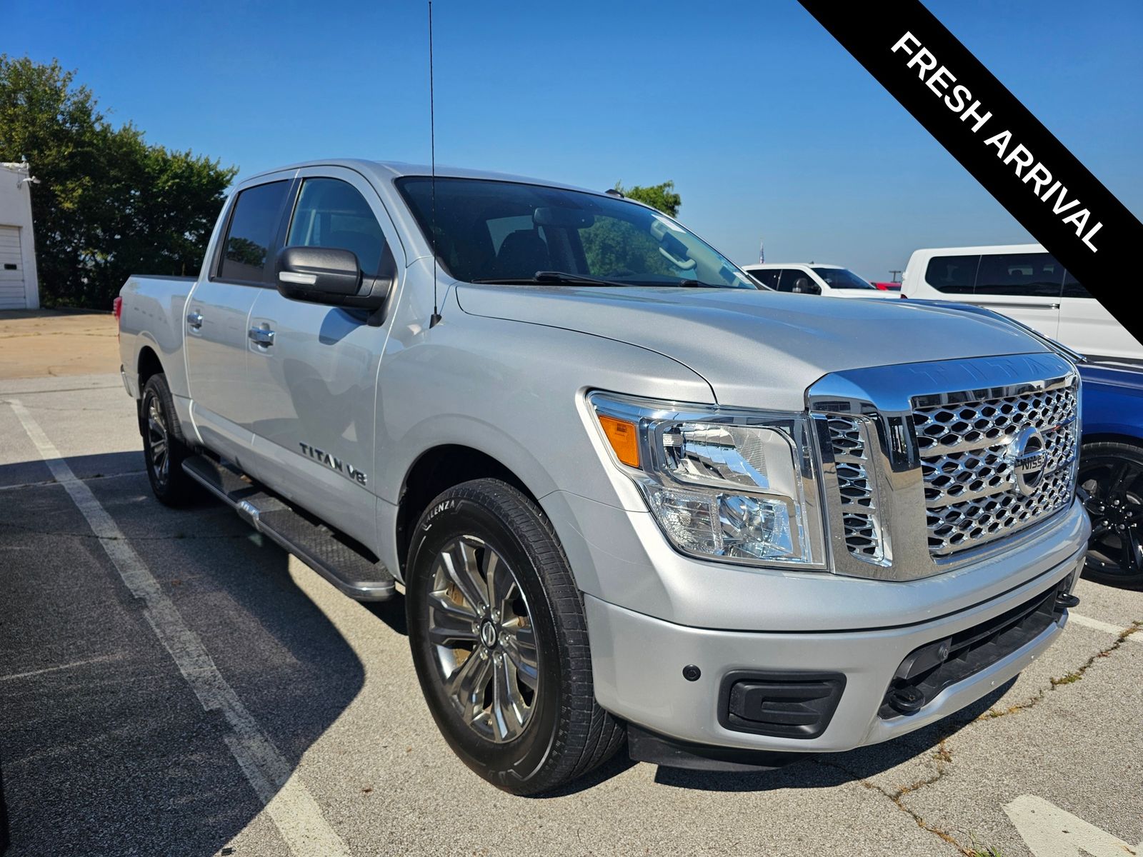 2019 Nissan Titan SV Crew Cab 4WD