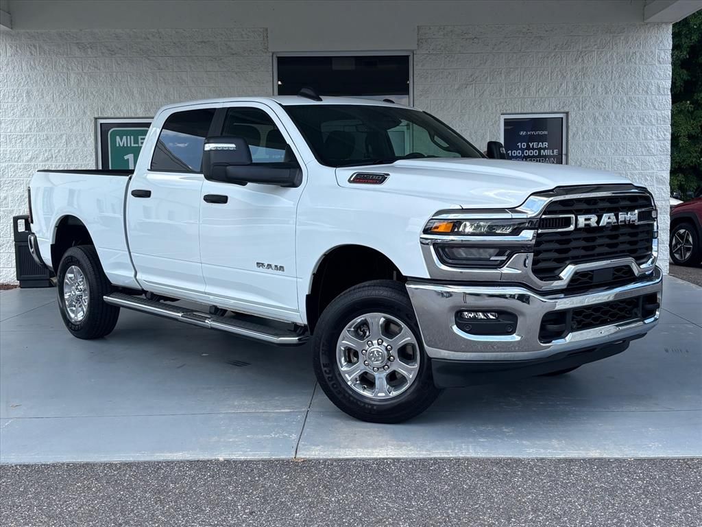 Bright White Clearcoat 2026 RAM 2500 Pickup Truck Four-Wheel Drive 8-Speed Automatic