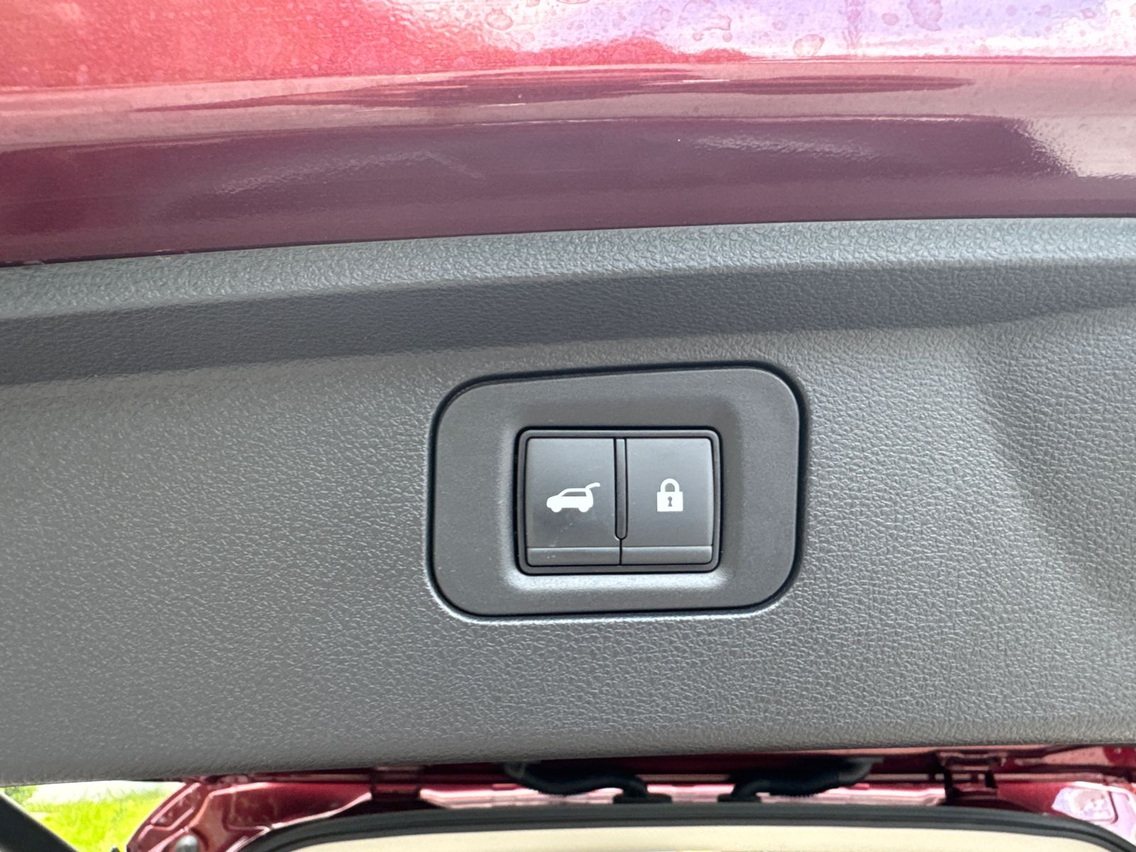 Used 2025 Red INFINITI SENSORY image 19