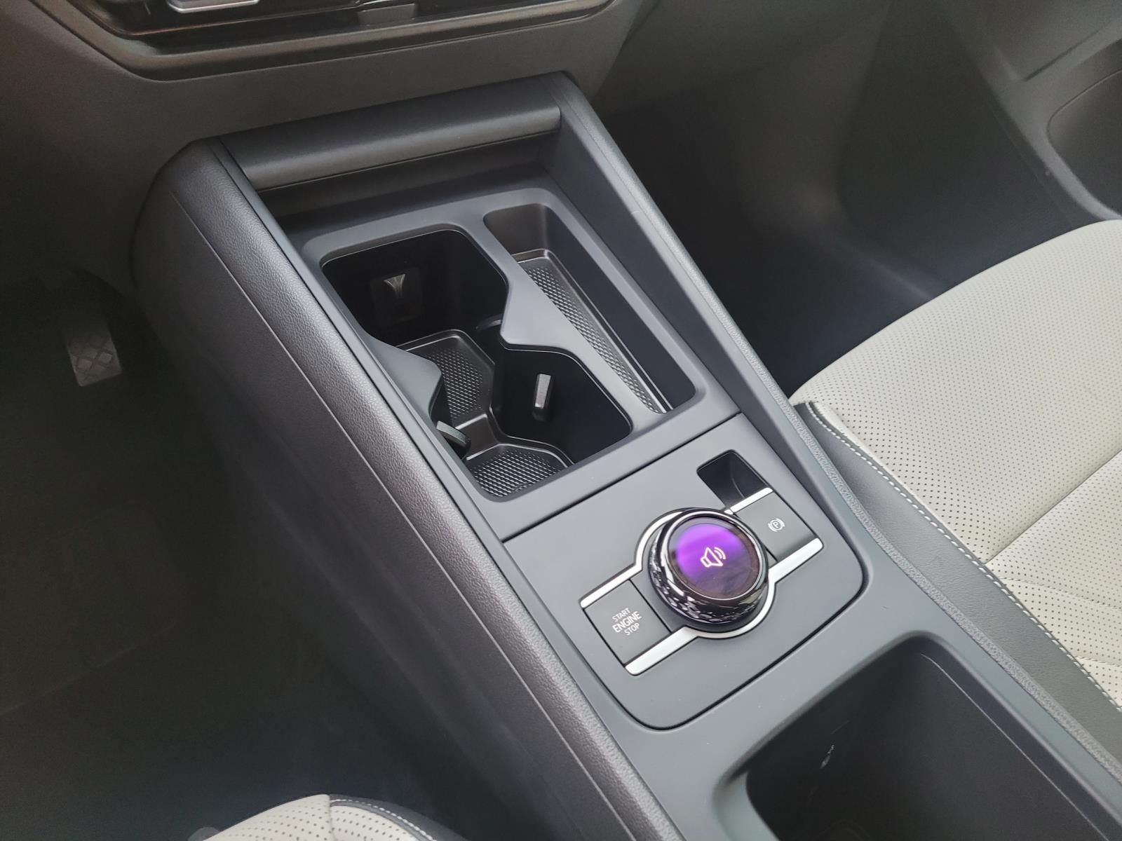 used 2025 Volkswagen Tiguan car, priced at $29,300