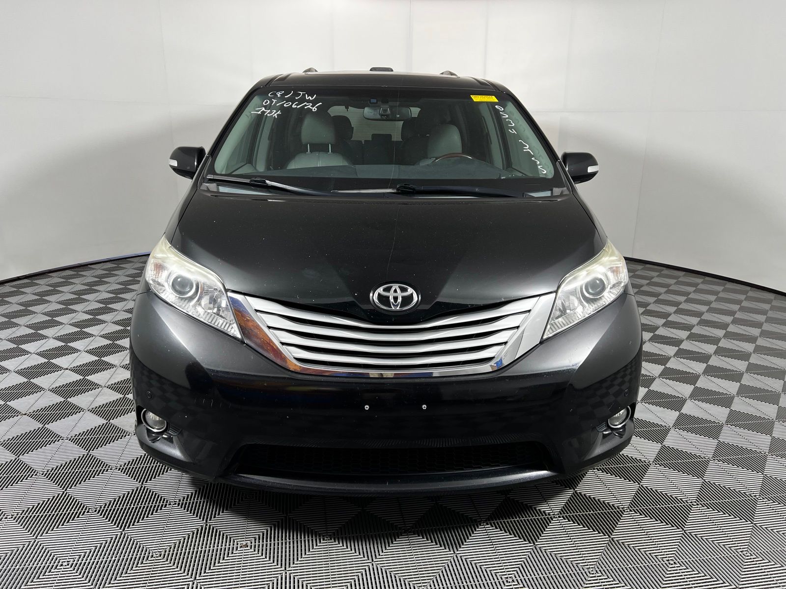 Thumbnail: 2013 Toyota Sienna - 2
