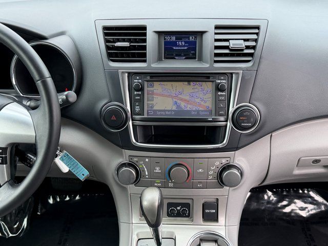 Used 2013 Magnetic Gray Metallic Toyota SE image 12