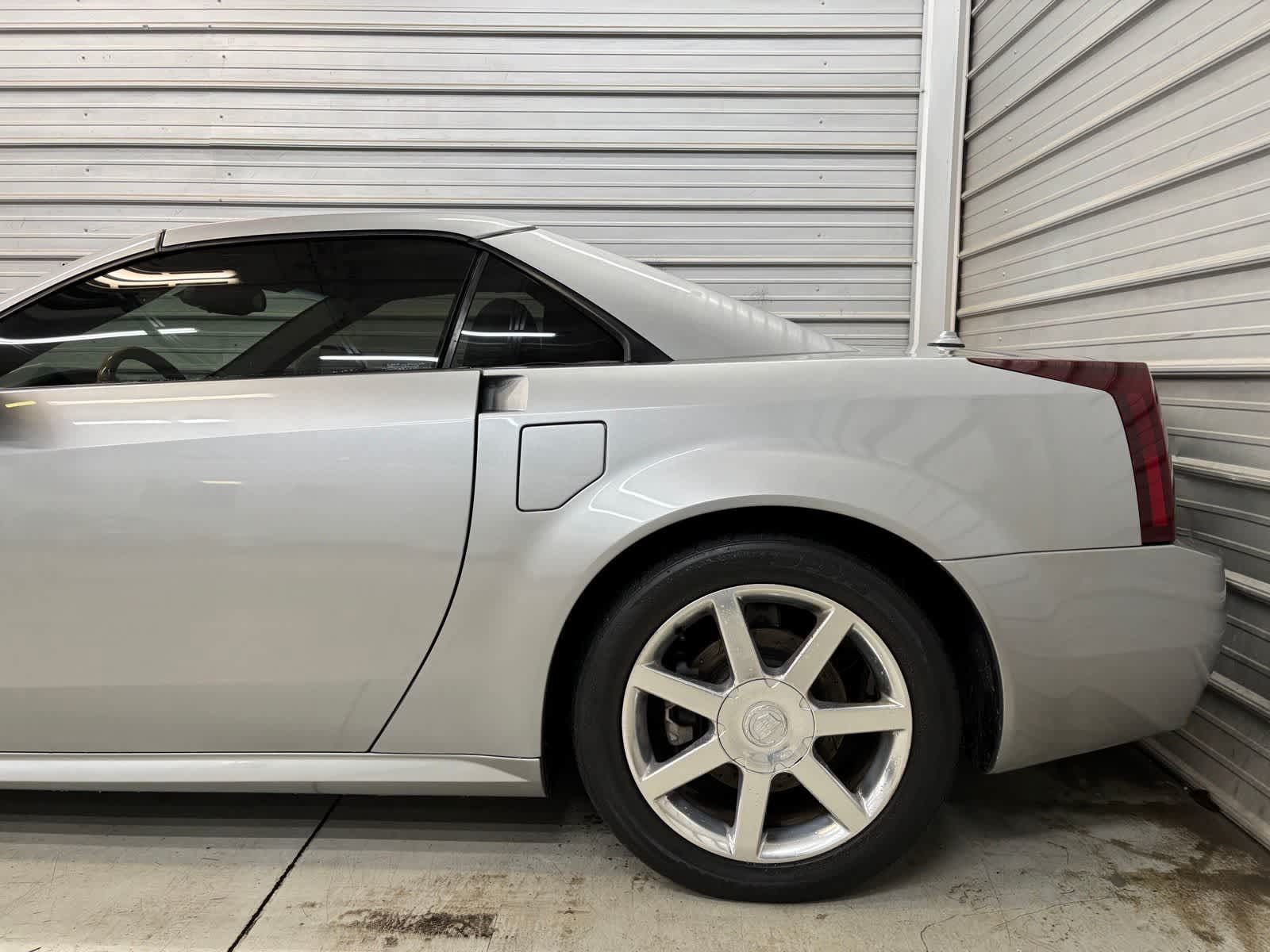 2005 Cadillac XLR Base - Image 5