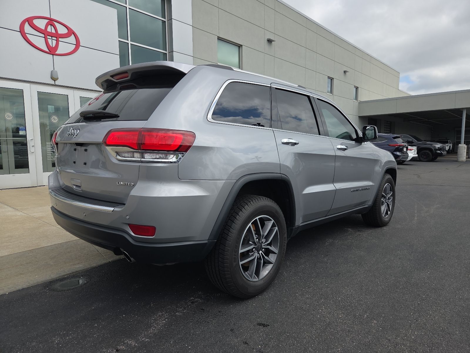 used 2020 Jeep Grand Cherokee car, priced at $19,859