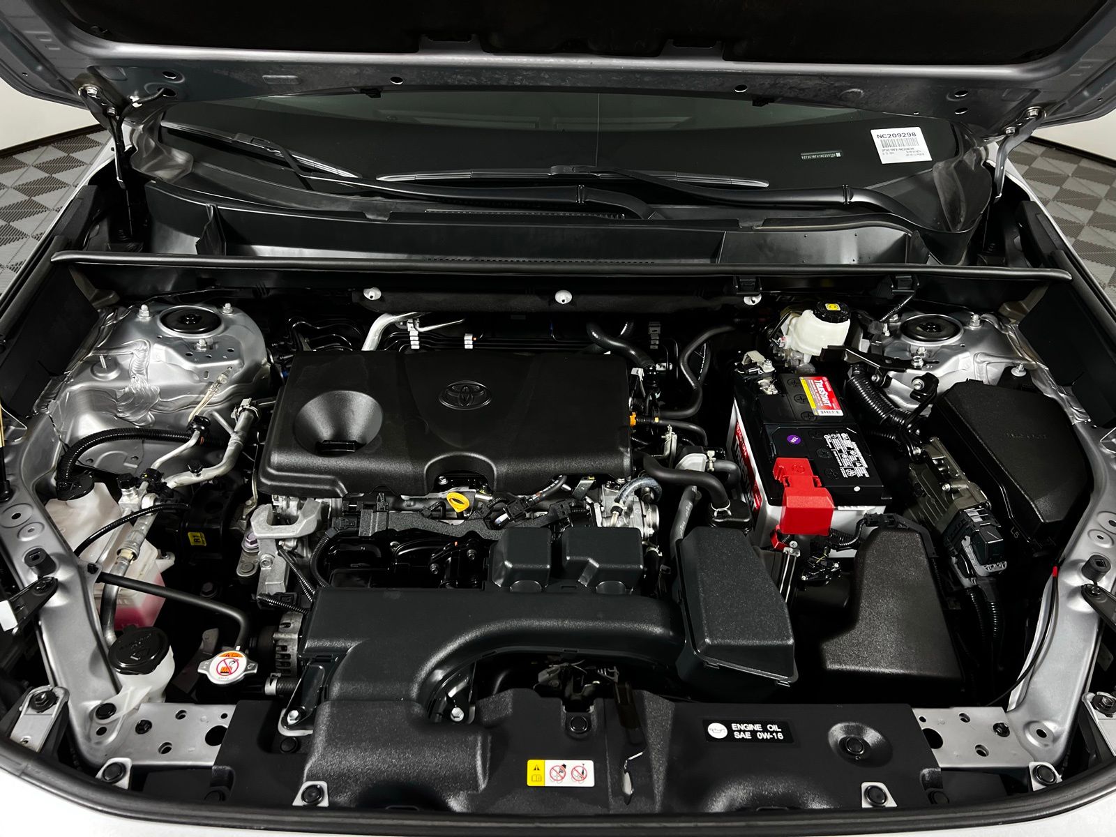 Thumbnail: 2022 Toyota RAV4 - 9