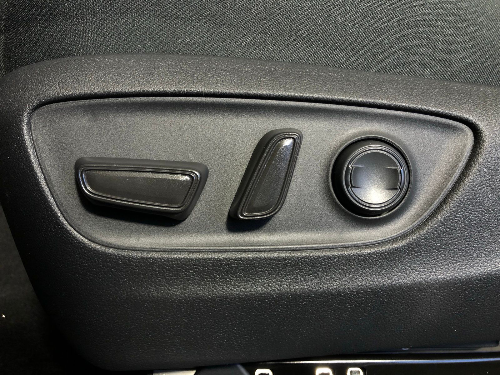 Thumbnail: 2025 Toyota RAV4 - 11