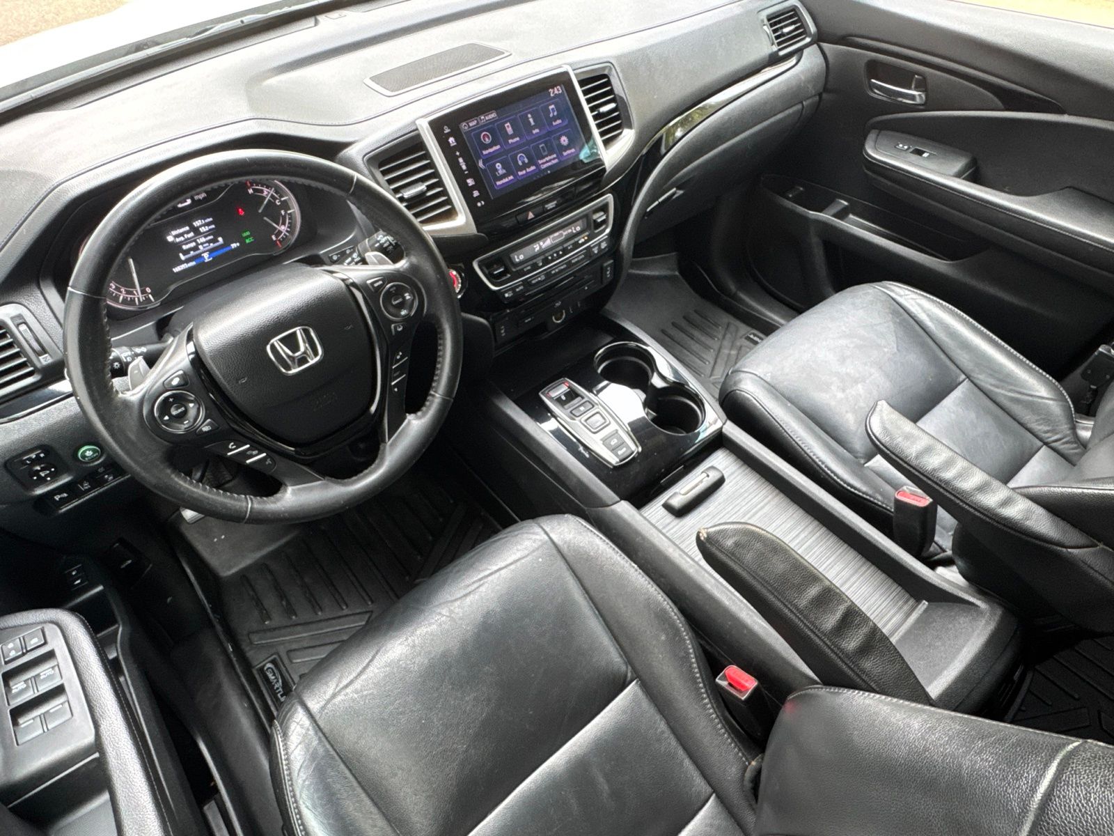 Used 2017 White Diamond Pearl Honda Touring image 8