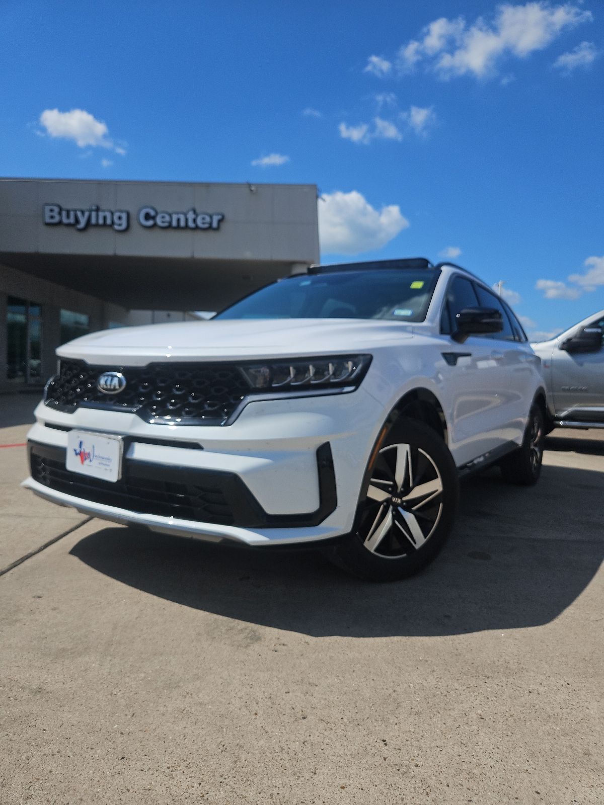 2021 Kia Sorento S White at North Houston Mitsubishi