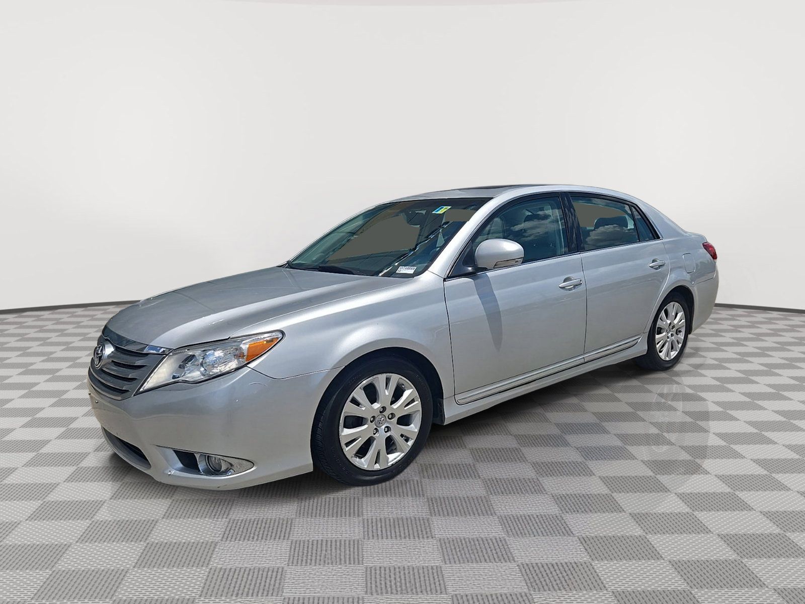 Classic Silver Metallic 2012 Toyota Avalon Sedan Front-Wheel Drive 6-Speed Automatic