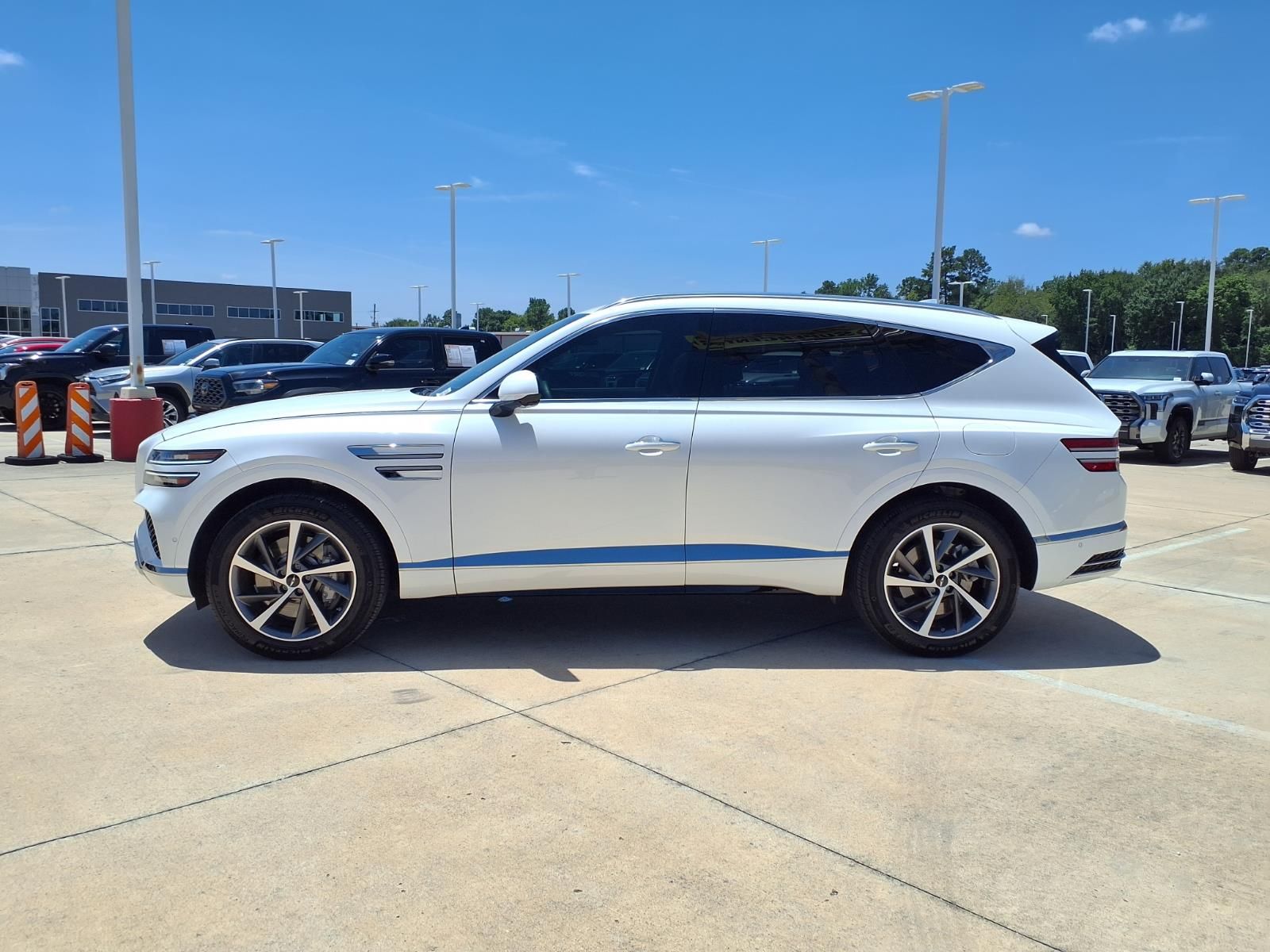 2025 Genesis GV80 3.5T Advanced White at Texan Dodge Chrysler Jeep Ram