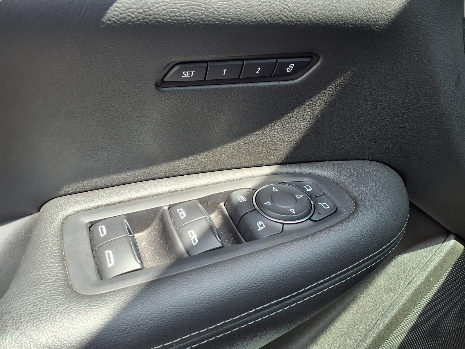 2023 Cadillac XT6 Luxury Silver at Tom Peacock Cadillac