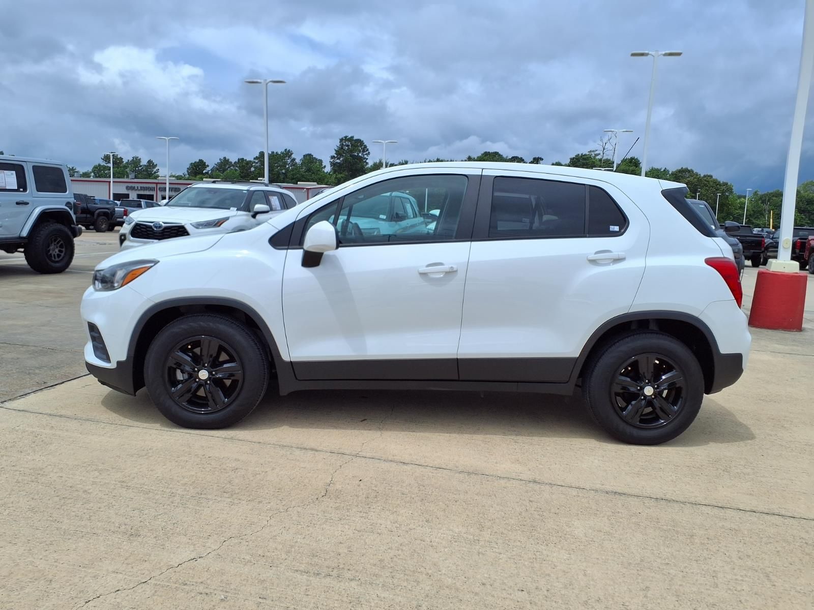 2022 Chevrolet Trax LS White at AutoSavvy Houston Southwest