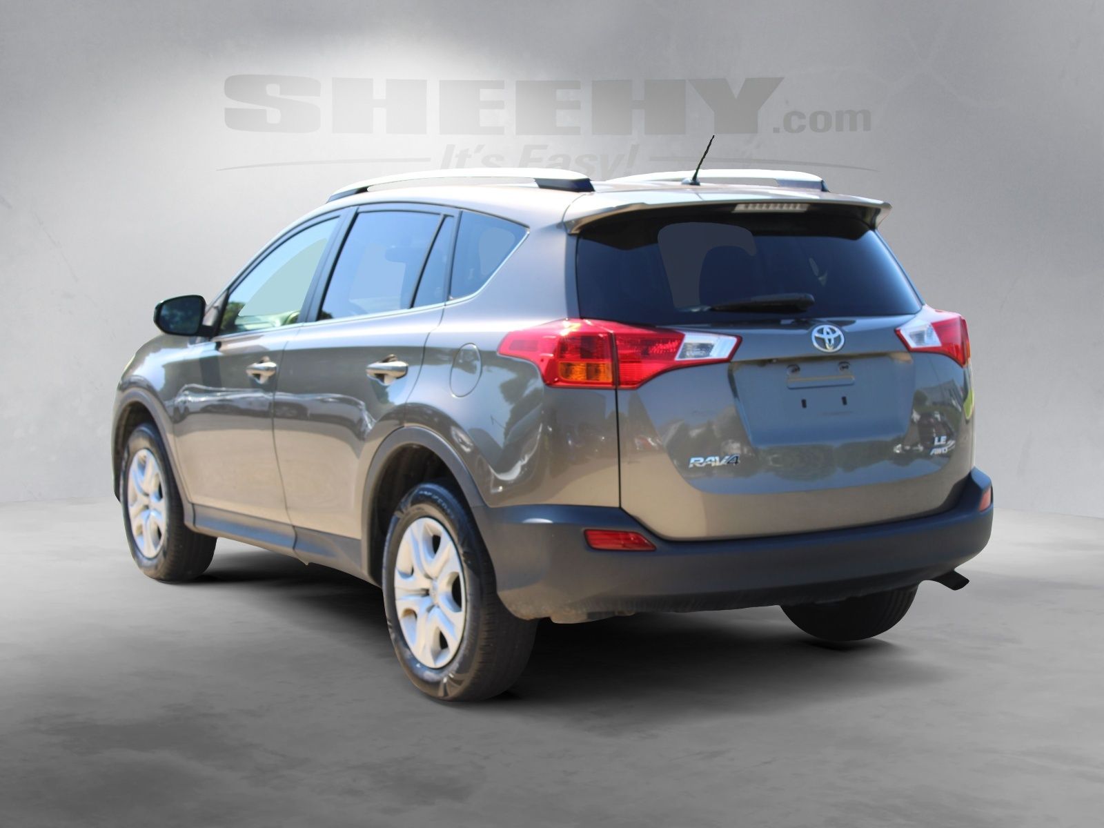 Used 2015 Brown Toyota LE image 9