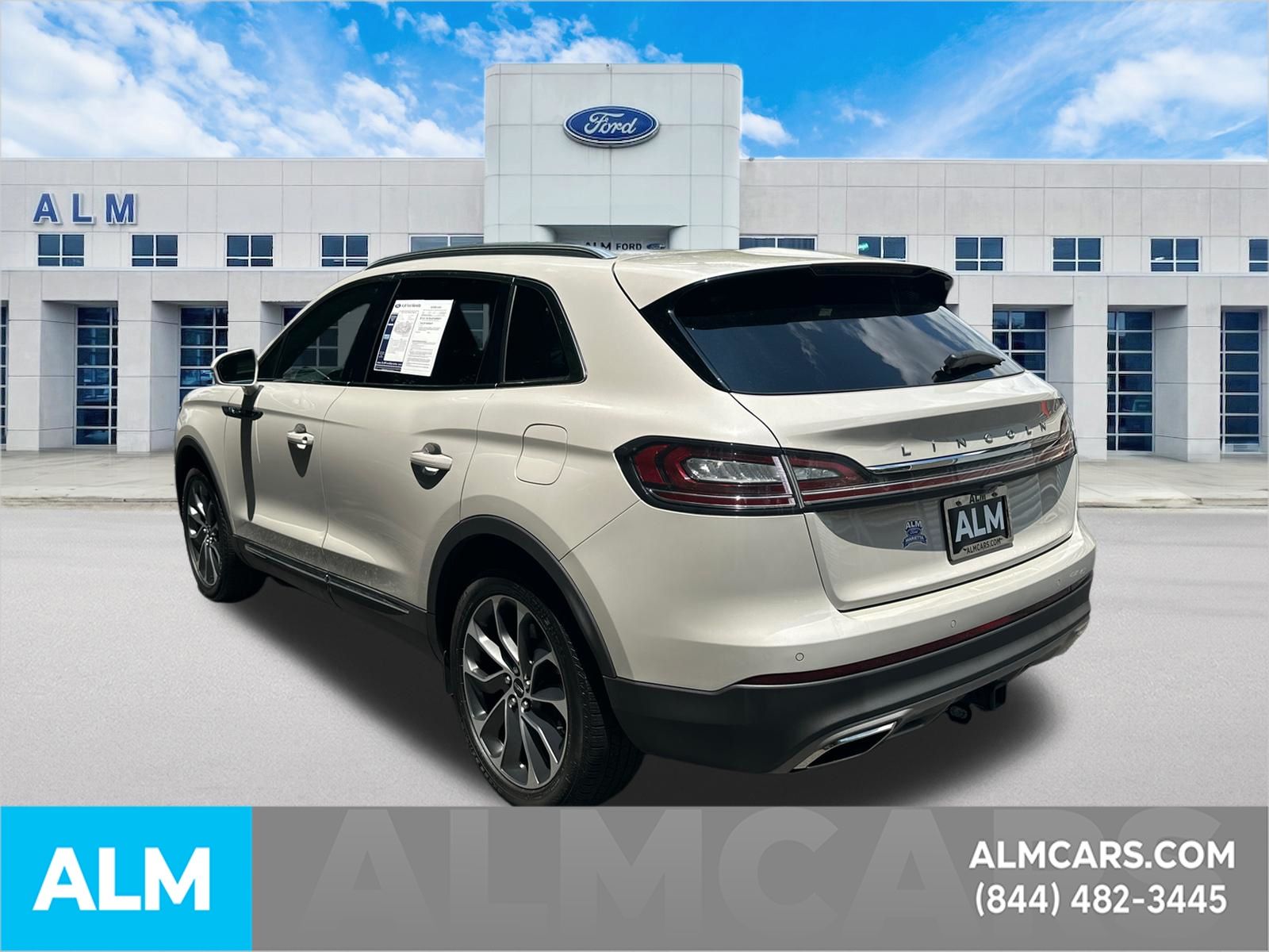 Used 2023 White Lincoln Reserve image 6