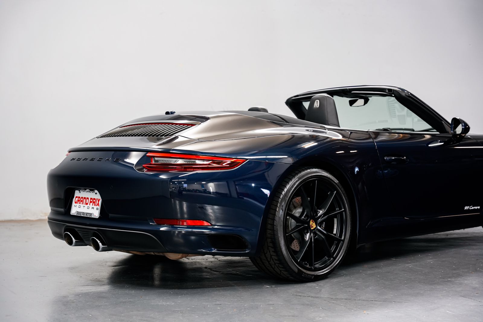 2017 Porsche 911 Carrera — photo 35