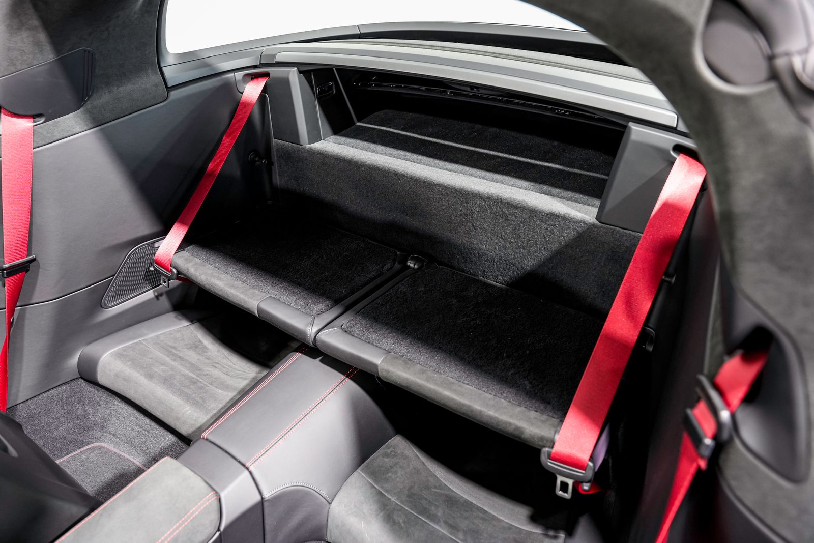 2024 Porsche 911 Targa 4 GTS — photo 26