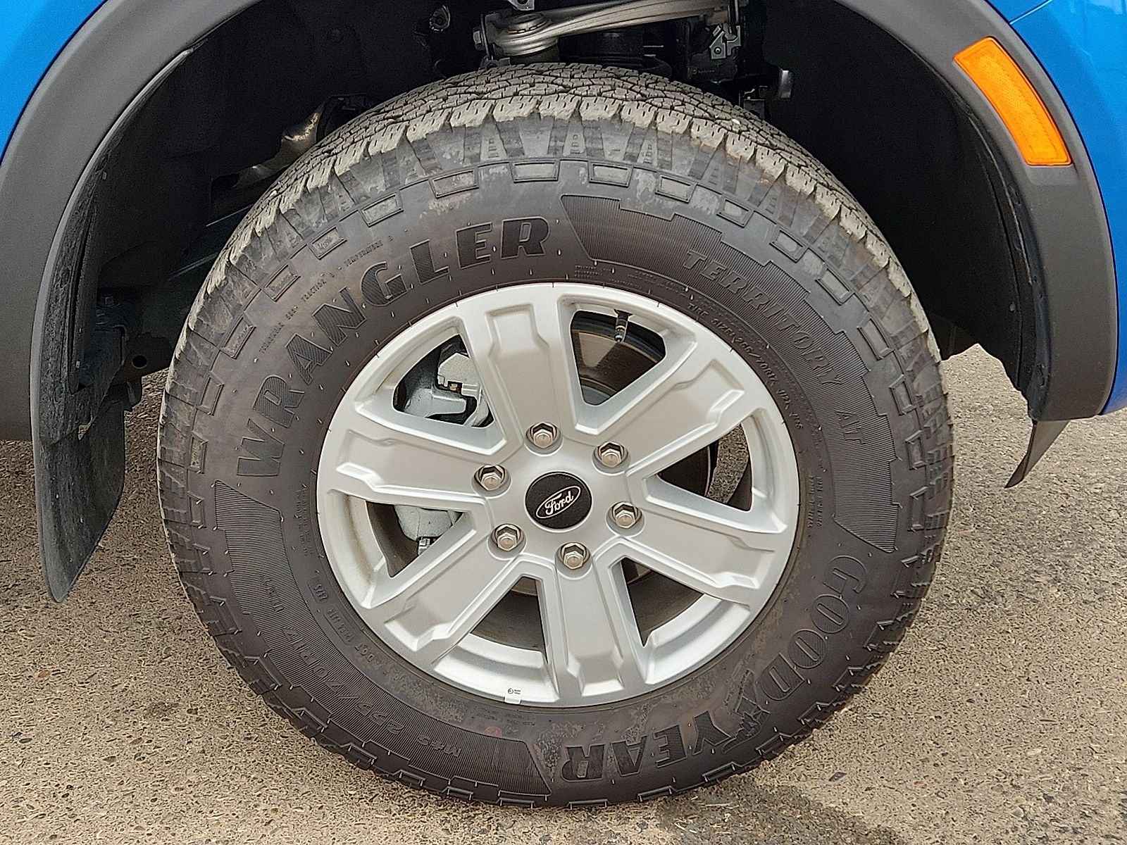 View vehicle photo 7