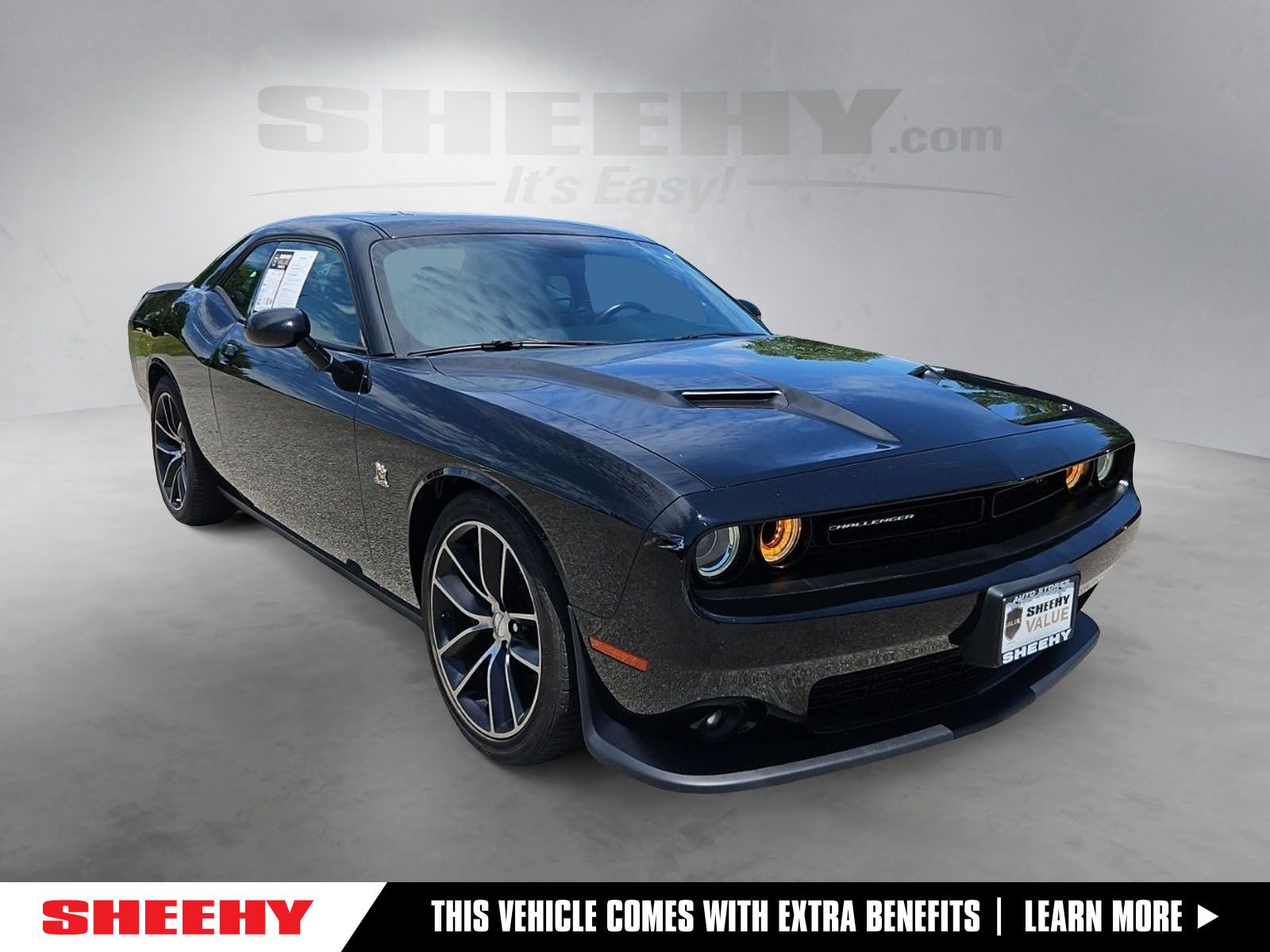 Pitch Black Clearcoat 2016 Dodge Challenger Coupe Rear-Wheel Drive 8-Speed Automatic