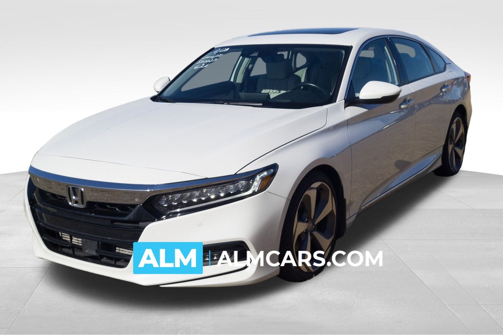 2018 Honda Accord Touring's photo